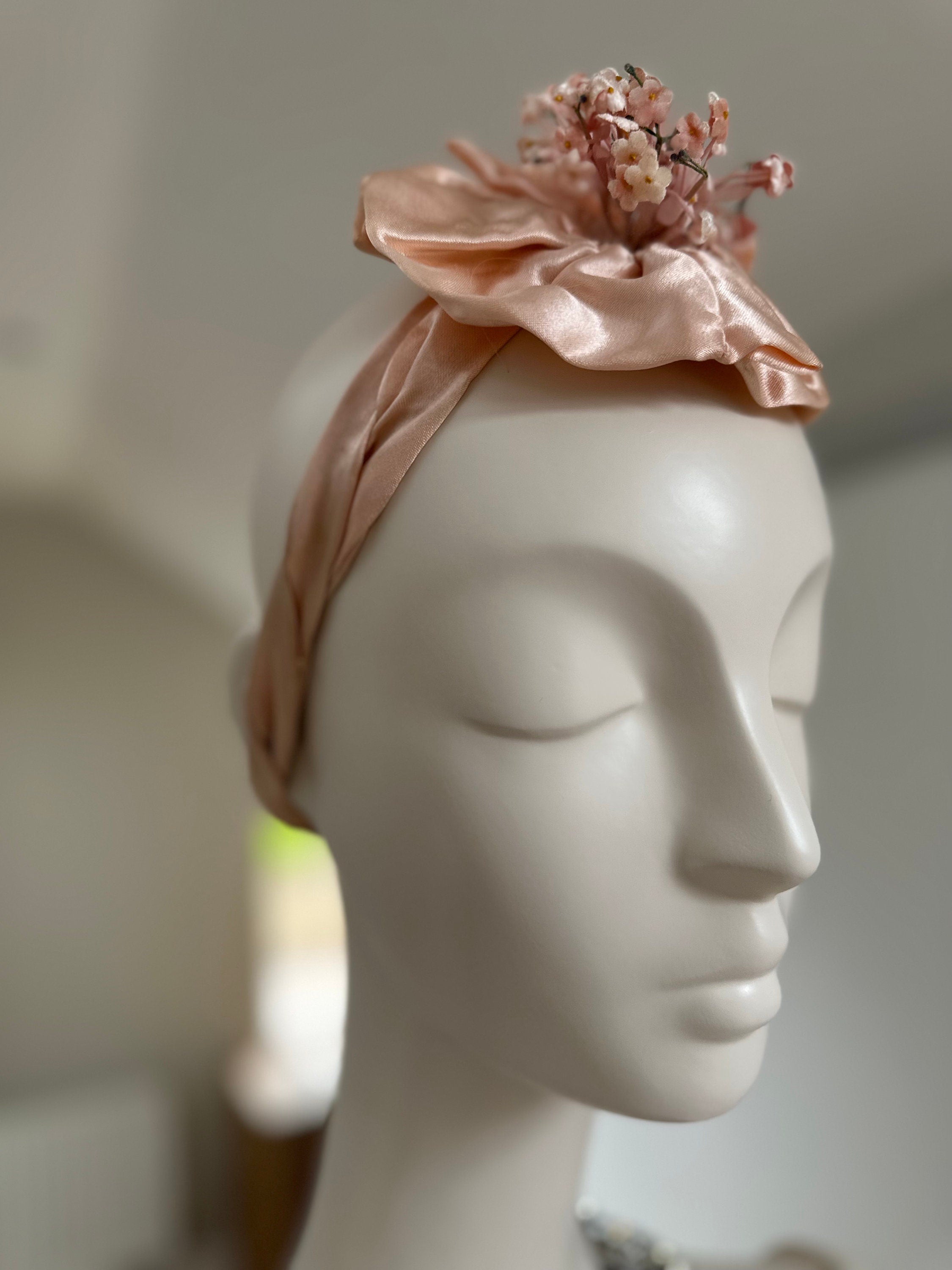 Vintage 1930s pink satin head band fasinator with tiny velvet flowers