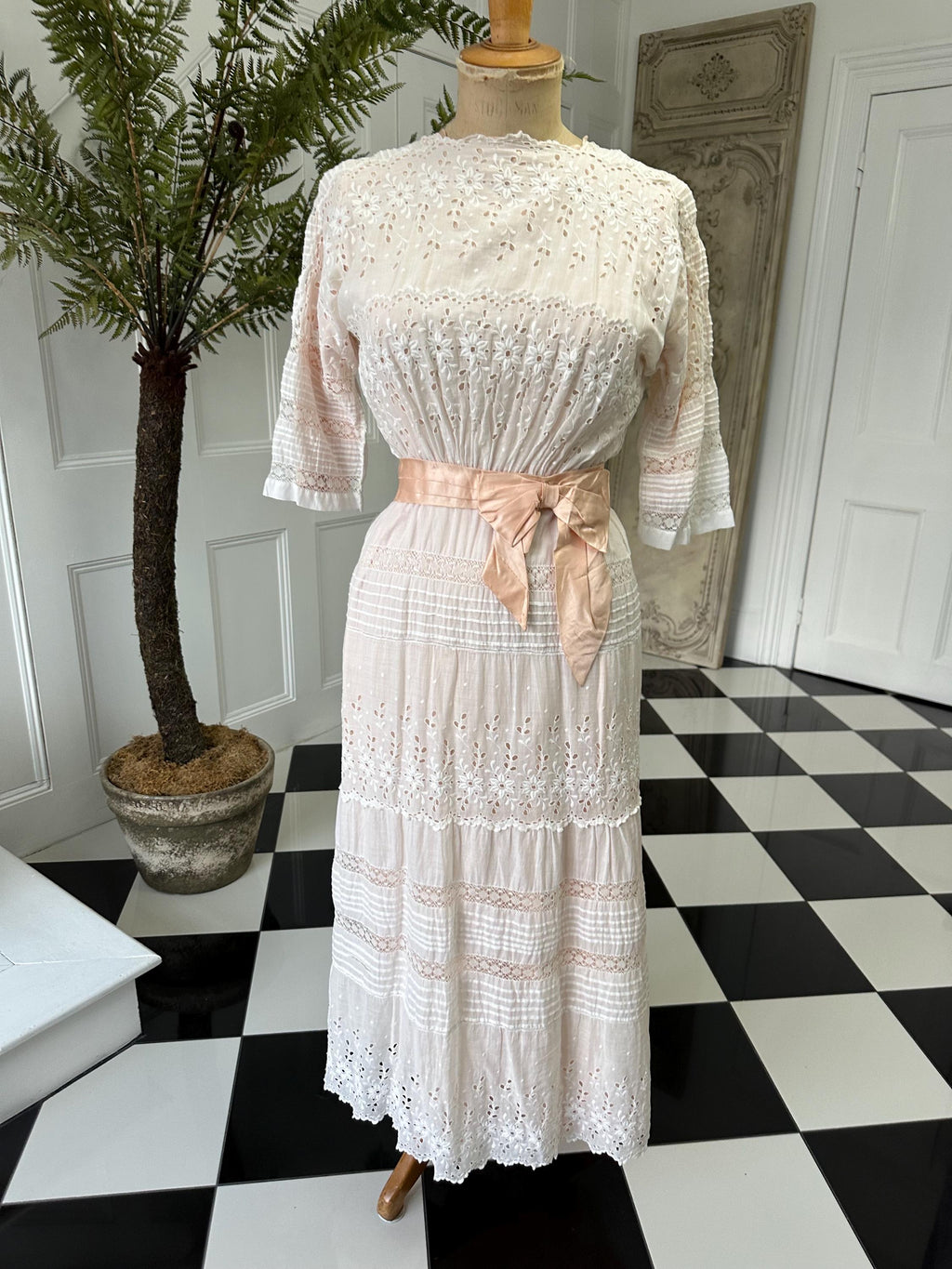 Antique 1900s white lace cotton tea dress