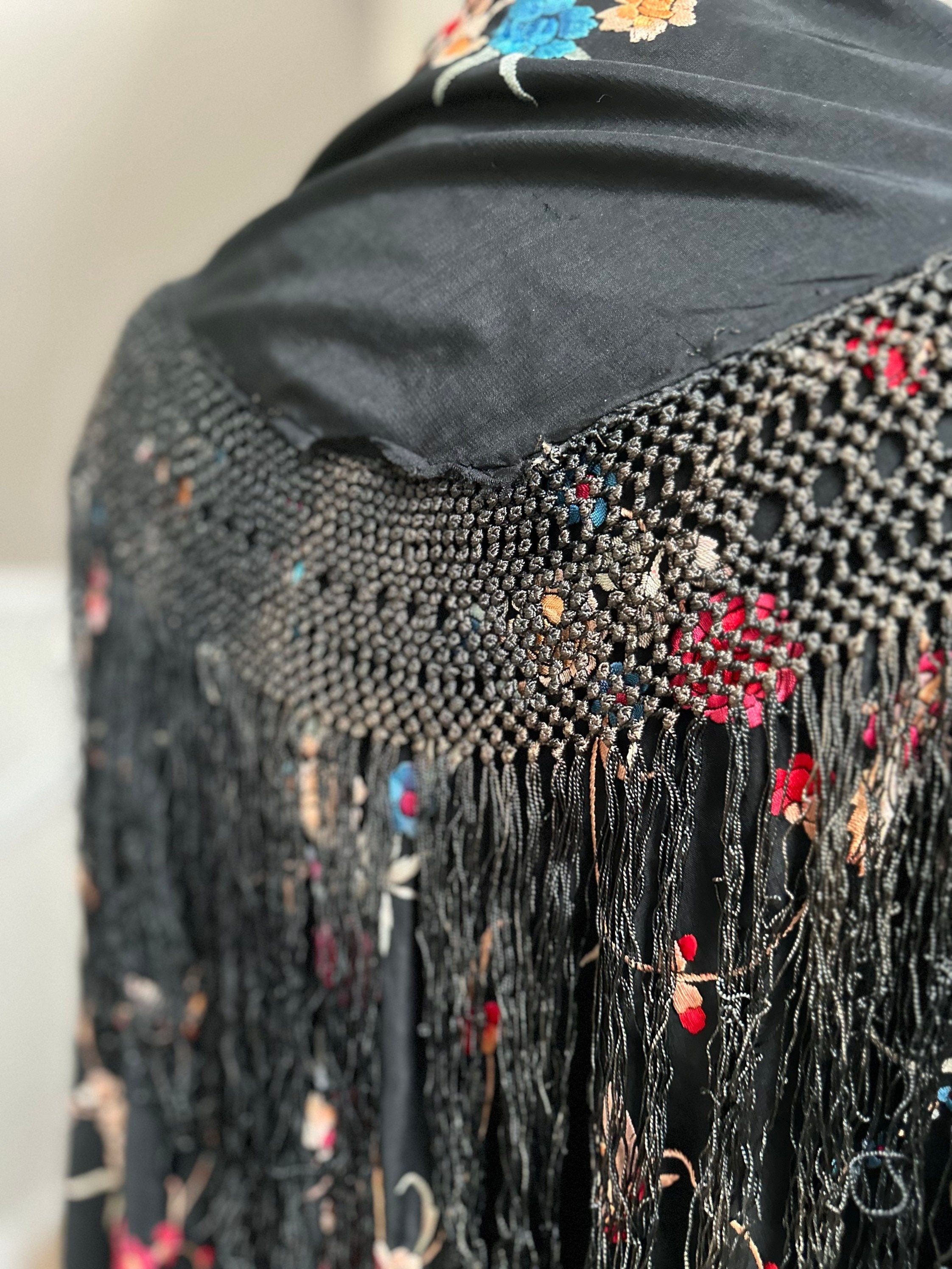 1920s piano silk shawl Manila manton shawl