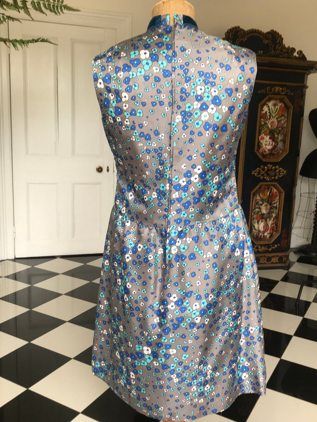 1960s French pretty floral dress
