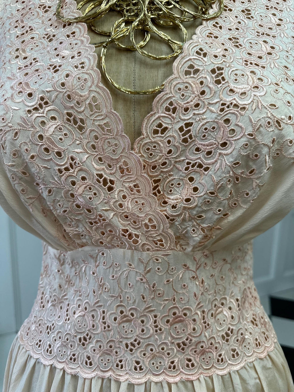 1940s 1950s Vintage romantic peach silky embroidery long slip