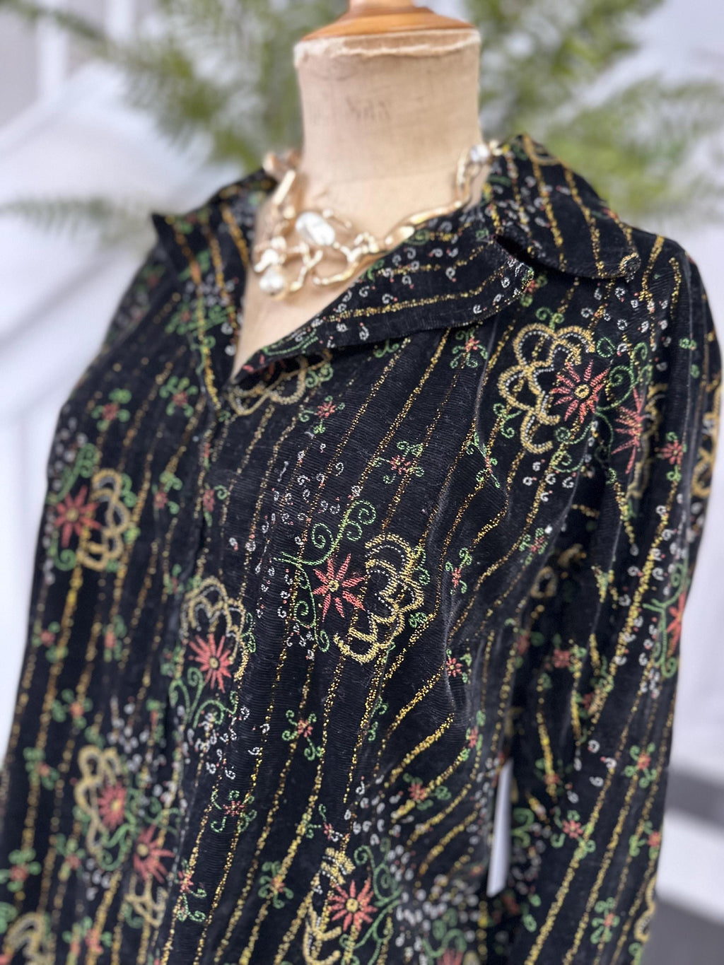 1970s box style velvet jacket blouse in gold thread floral embroidery