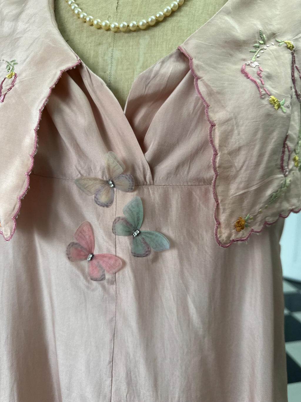 Rare 1940s Vintage dusky pink silk nightgown dress