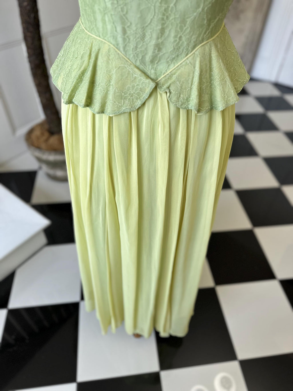 True 1940s Show Stopper Peplum Dress in chiffon and lace
