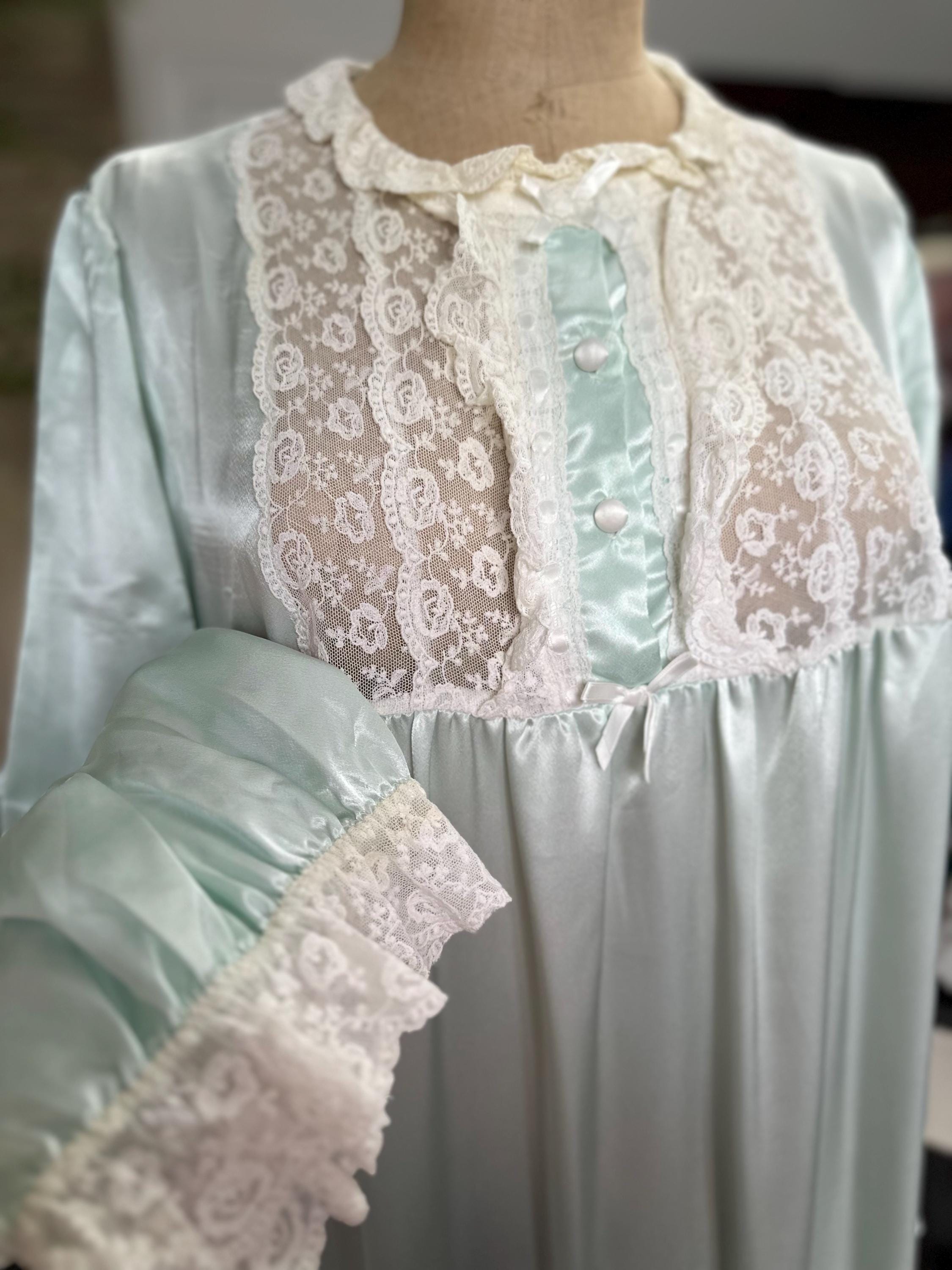 1940s Romantic long sleeve mint green with lace detailed smock nightdress