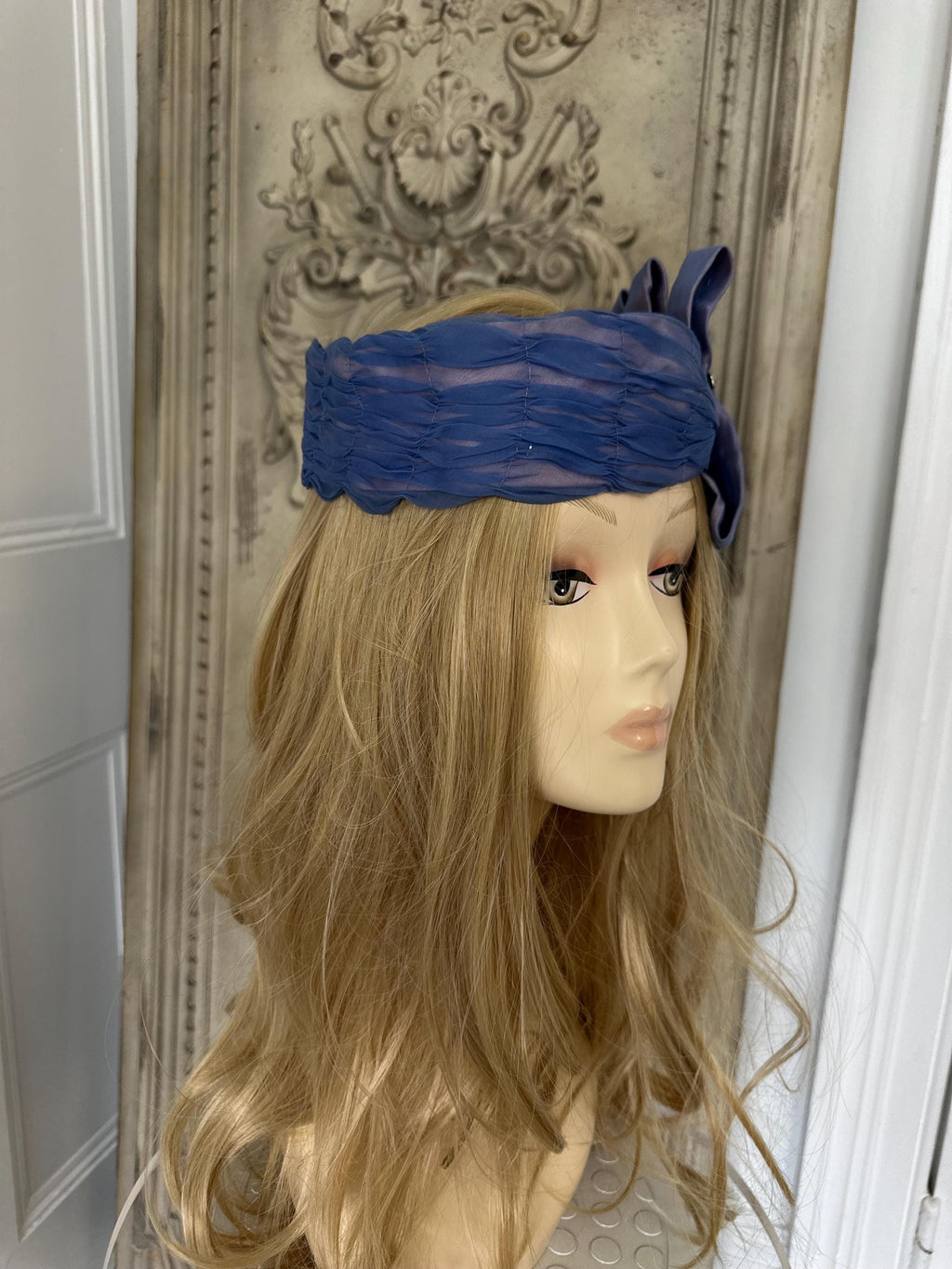 1920s head mband with a brooch
