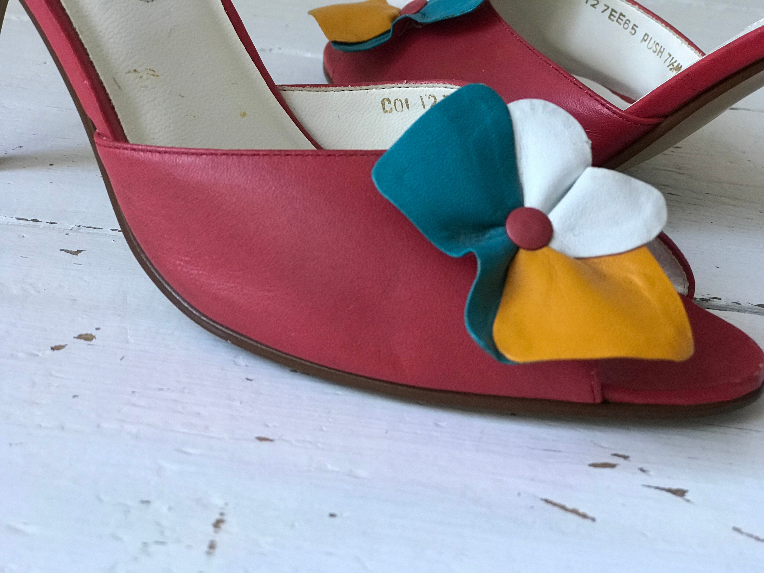 Vintage 70s Red Leather Heeled Slippers with 3D Flower - UK 4 (37)