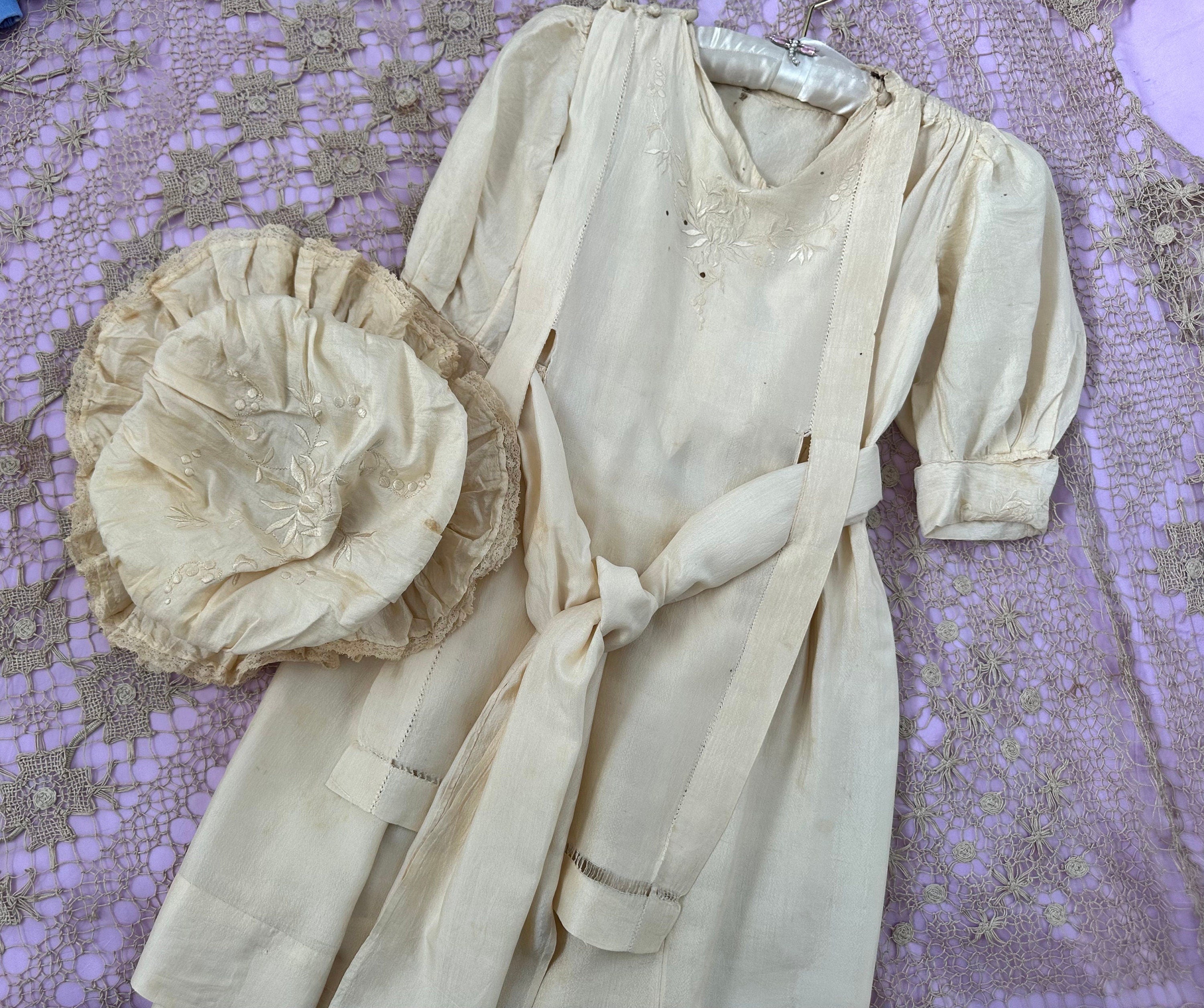 Edwardian 1910s silk little girls dress and bonnet