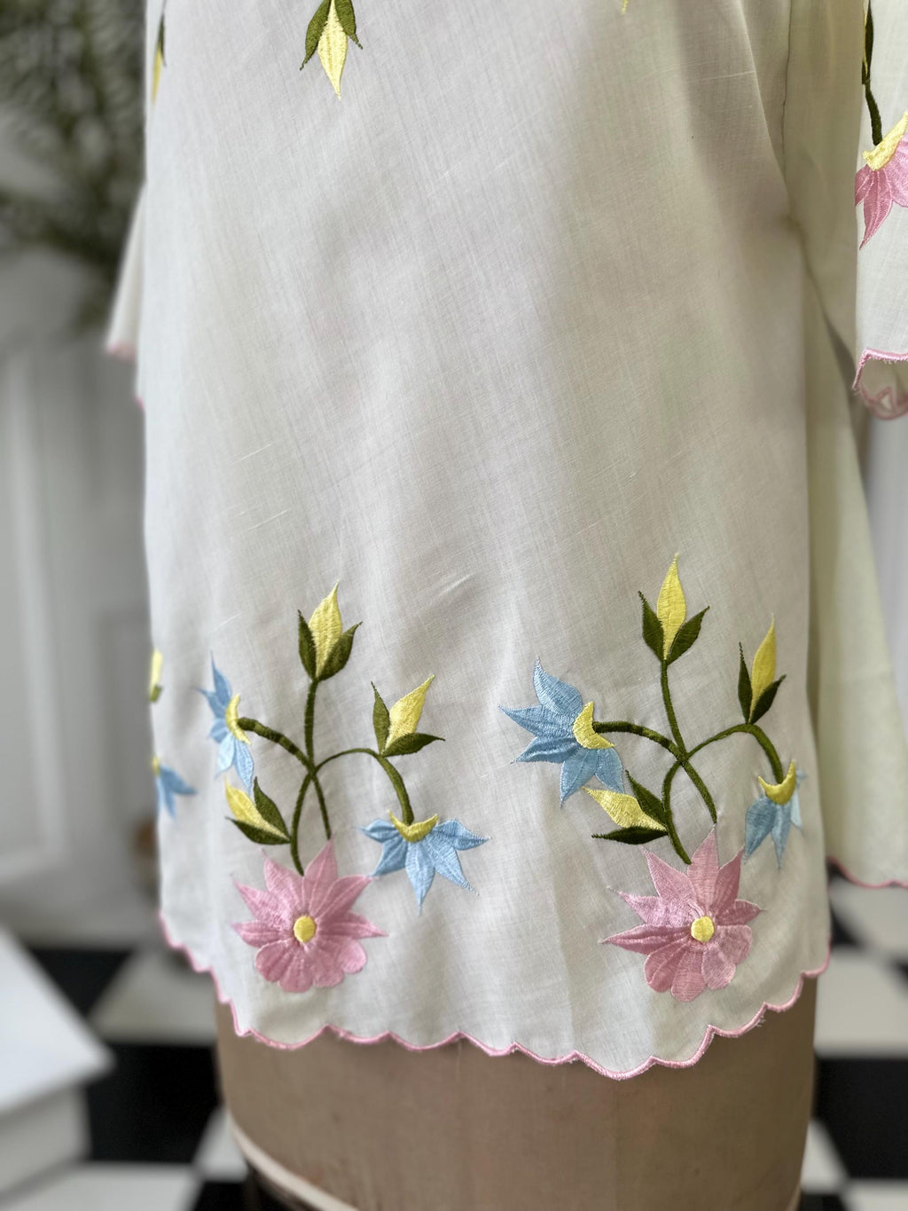 Vintage Floral embroidery Cream Blouse with Short Sleeves