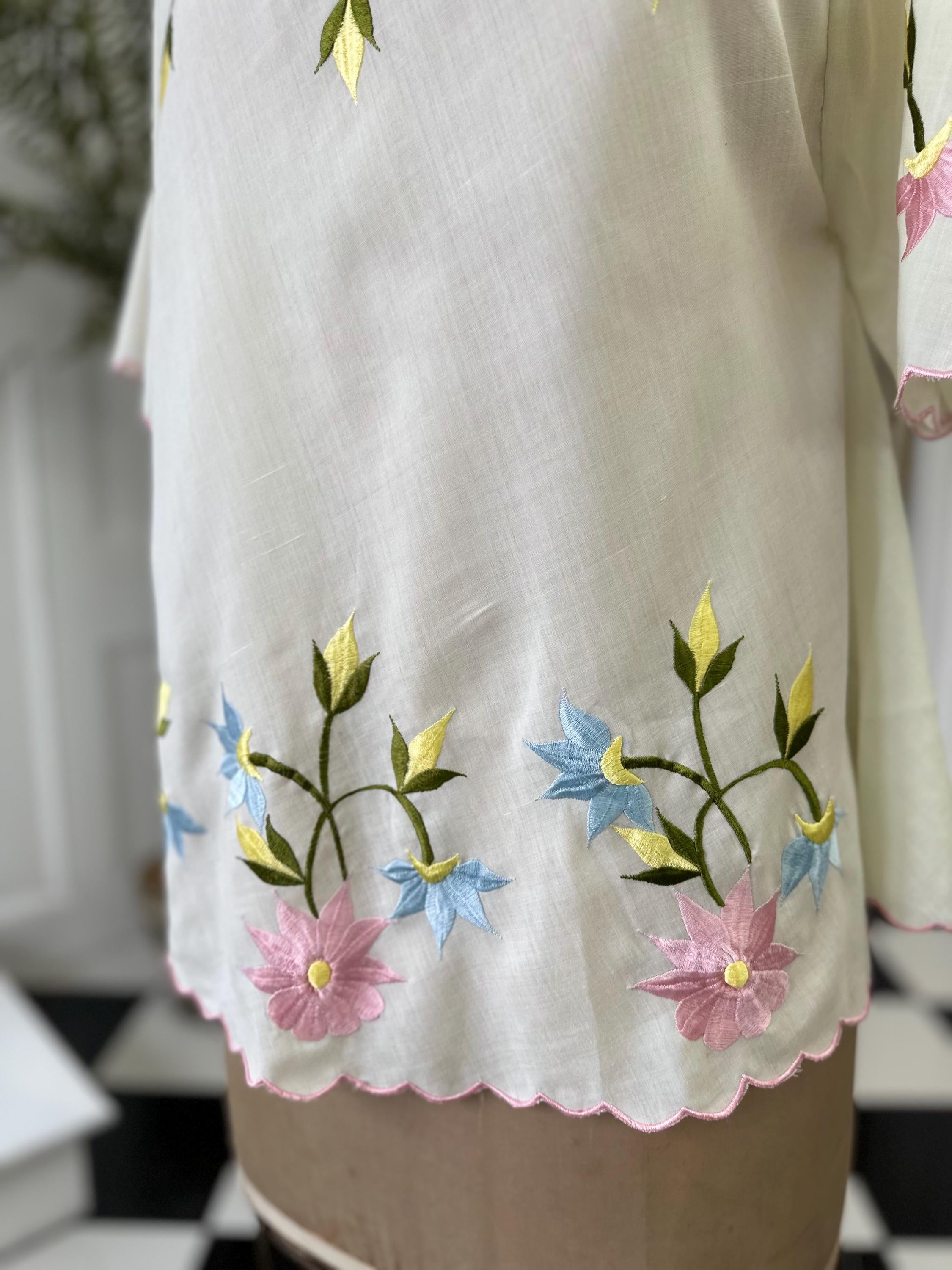 Vintage Floral embroidery Cream Blouse with Short Sleeves