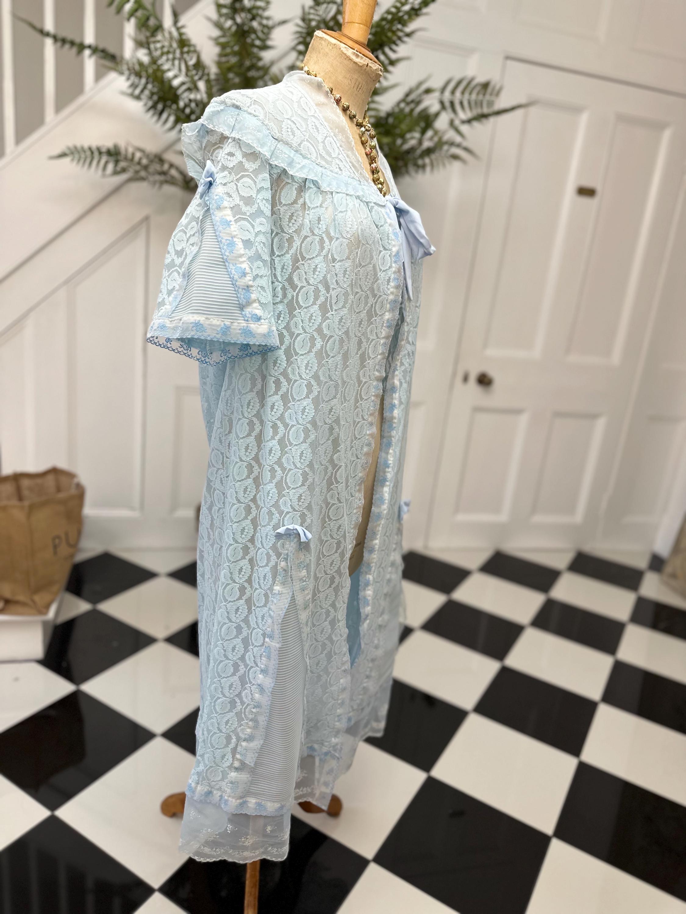 Vintage 1950 baby blue lace dressing gown house coat