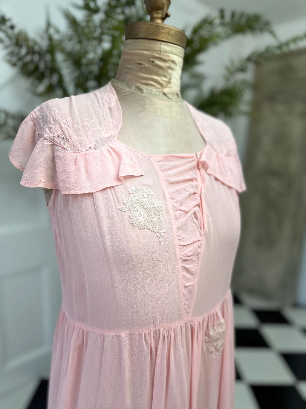 1940s Pink silk crepe dress with hand embroidery details on the shoulder added lace appliqués