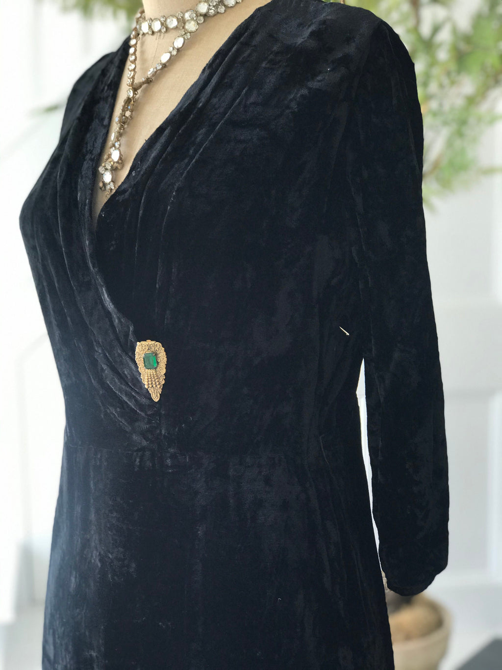 1930 1940s Black velvet dress with gold dress clip
