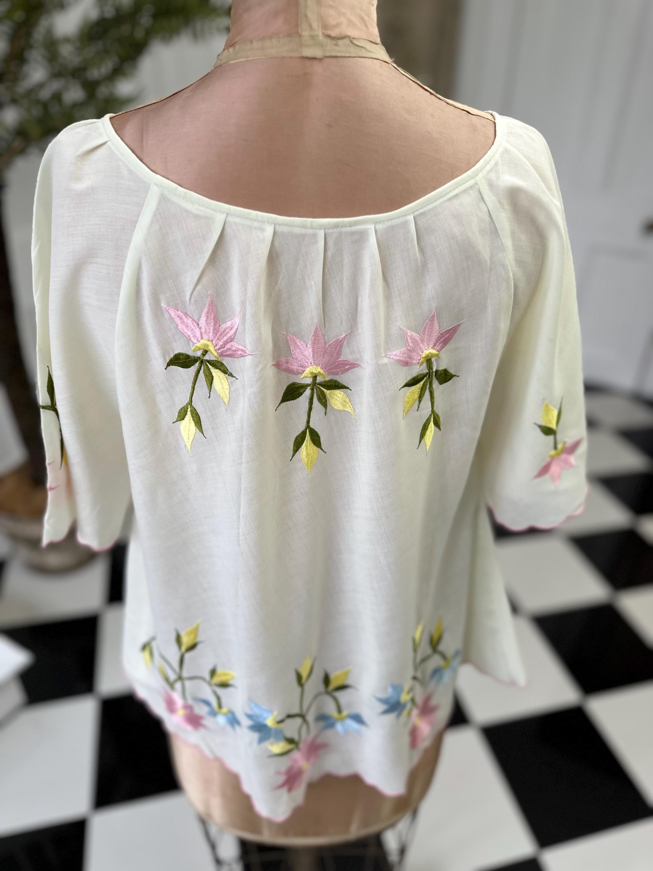 Vintage Floral embroidery Cream Blouse with Short Sleeves
