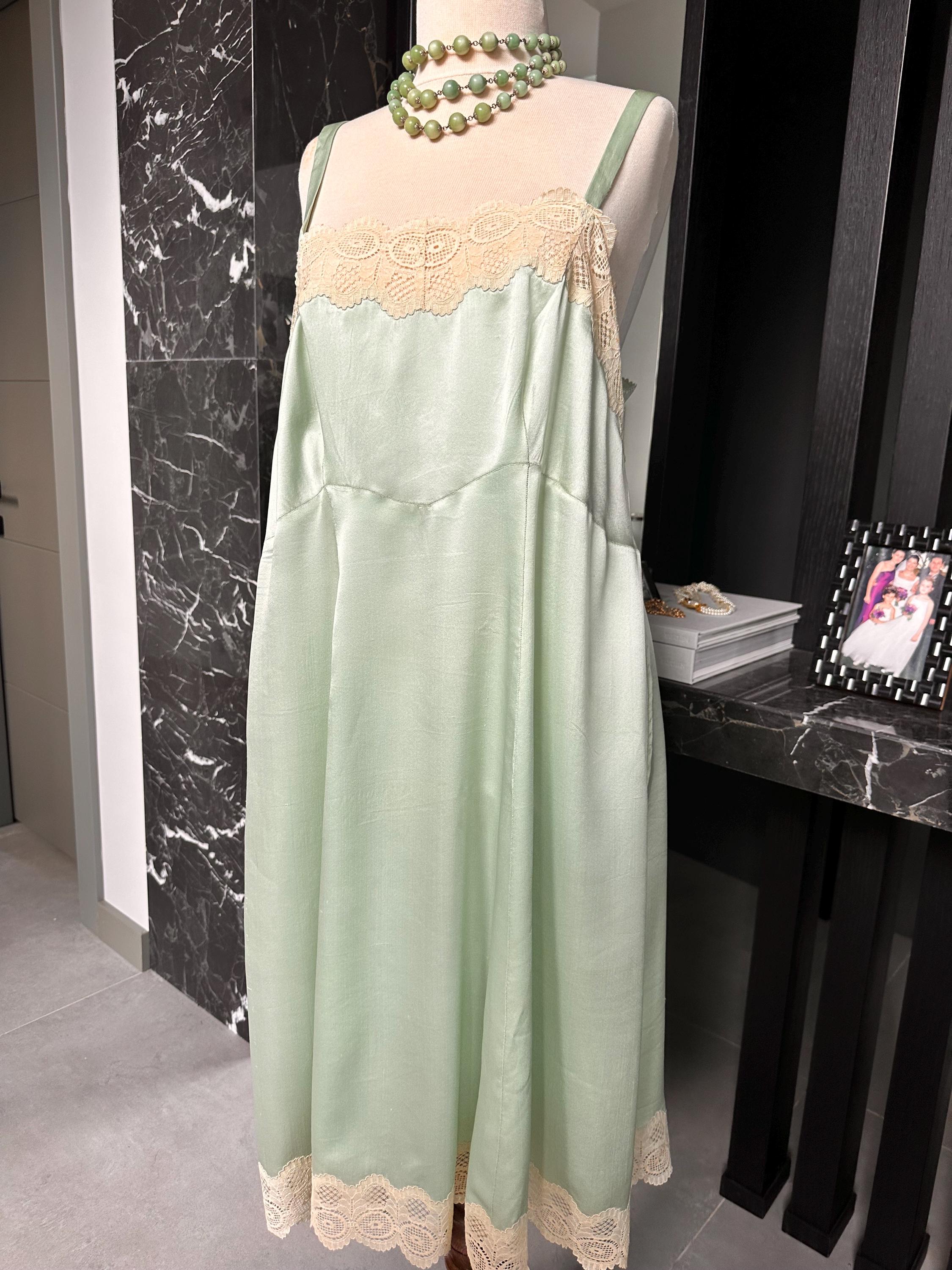 Antique 1930s Mint Green Silk Slip – Authentic Lace trimming