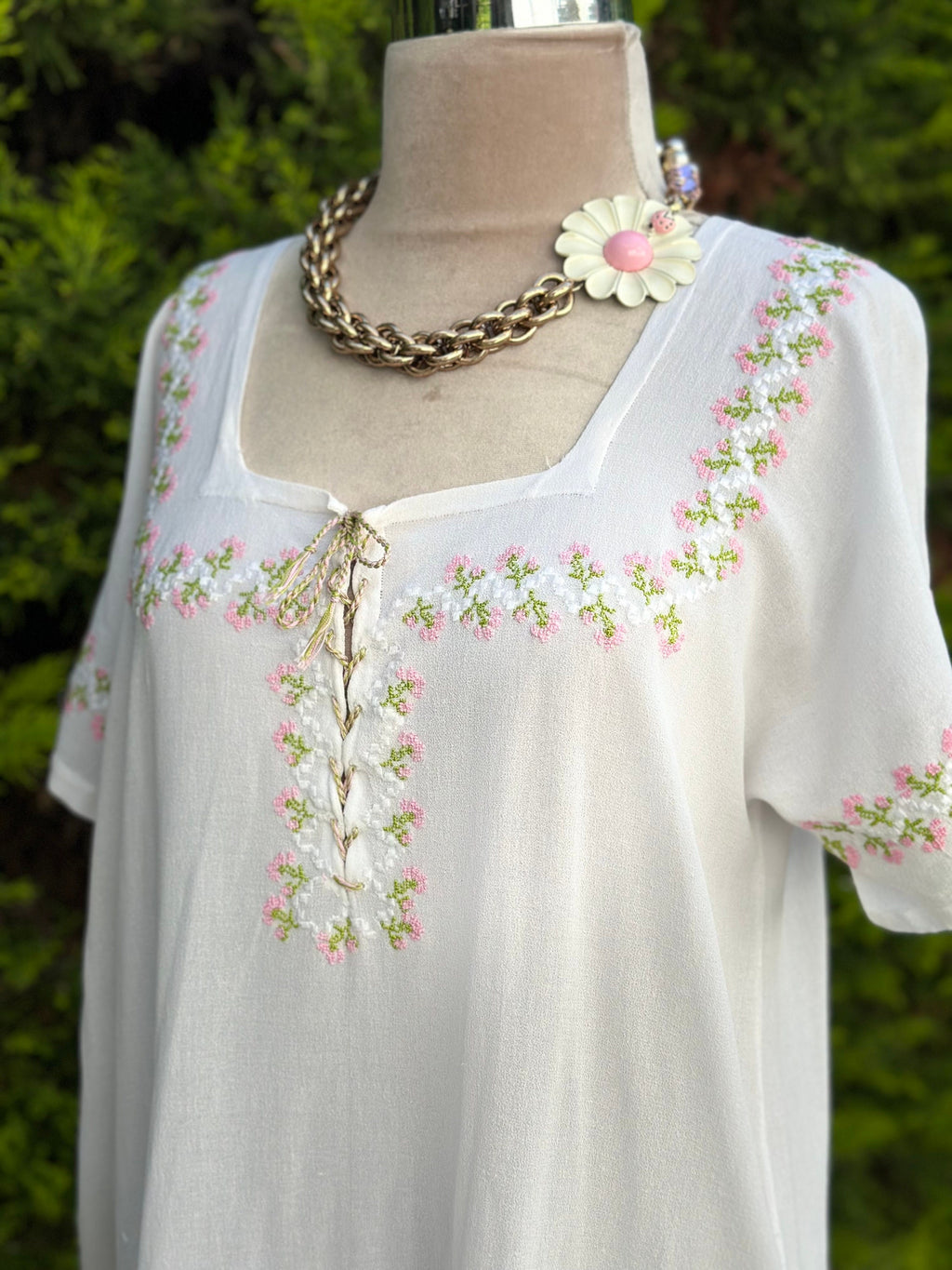 1940 white georgette hand embroidery long smock dress