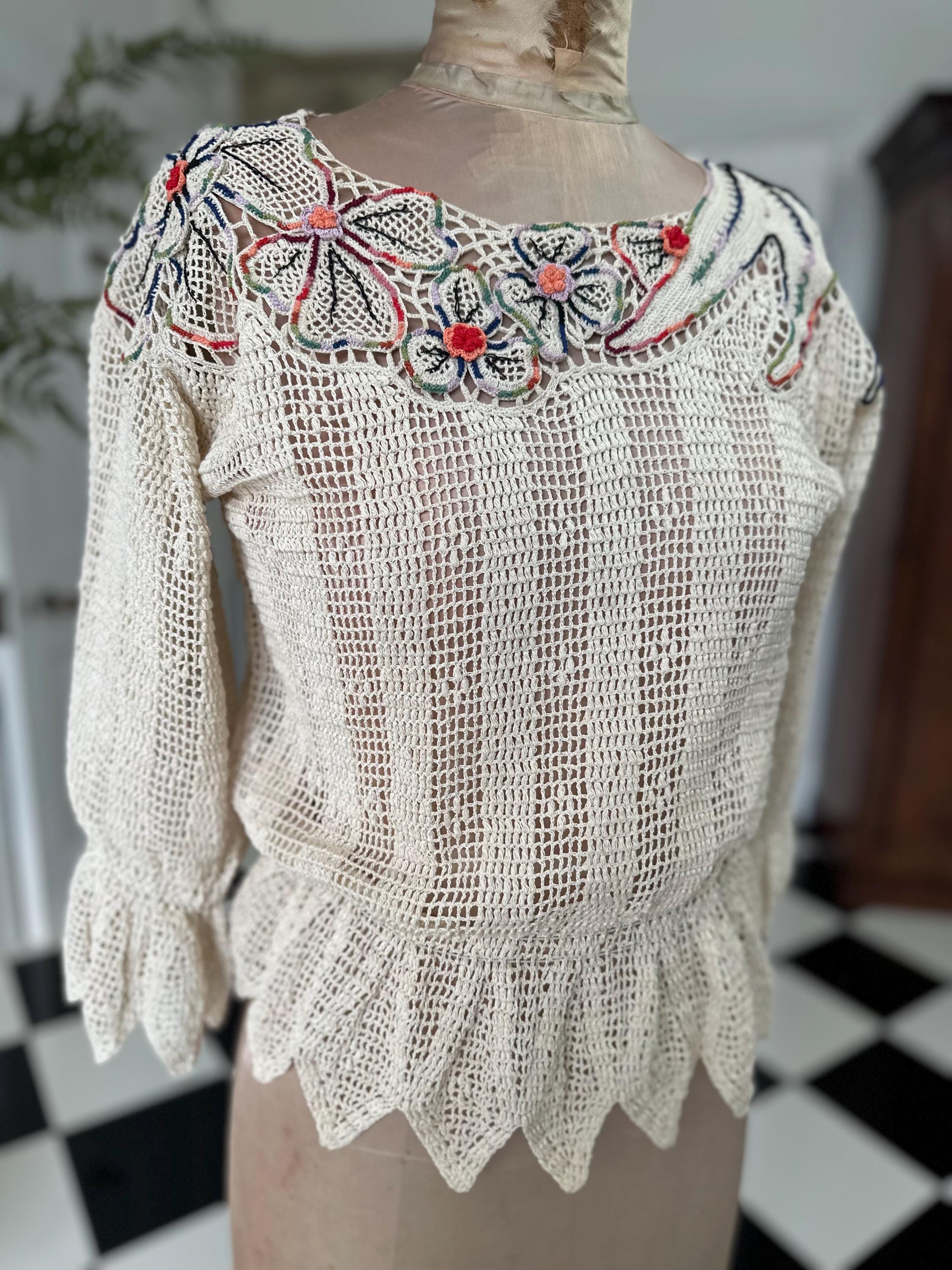 Vintage 1970 hand crochet floral lace blouse