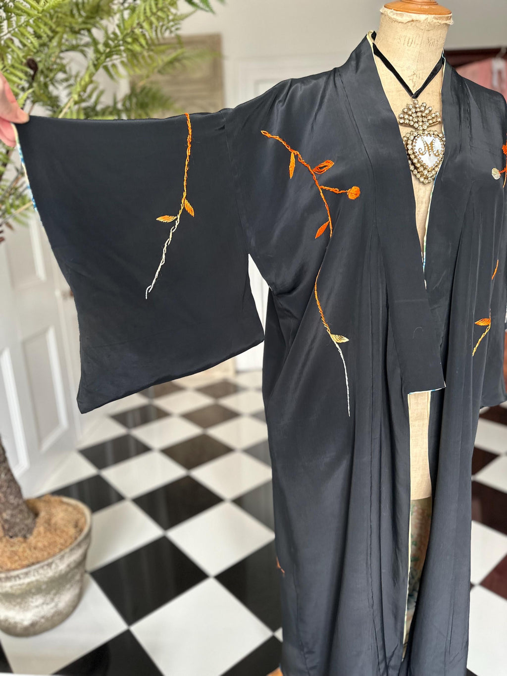 Antique 1920s reversible Japanese  hand embroidery kimono
