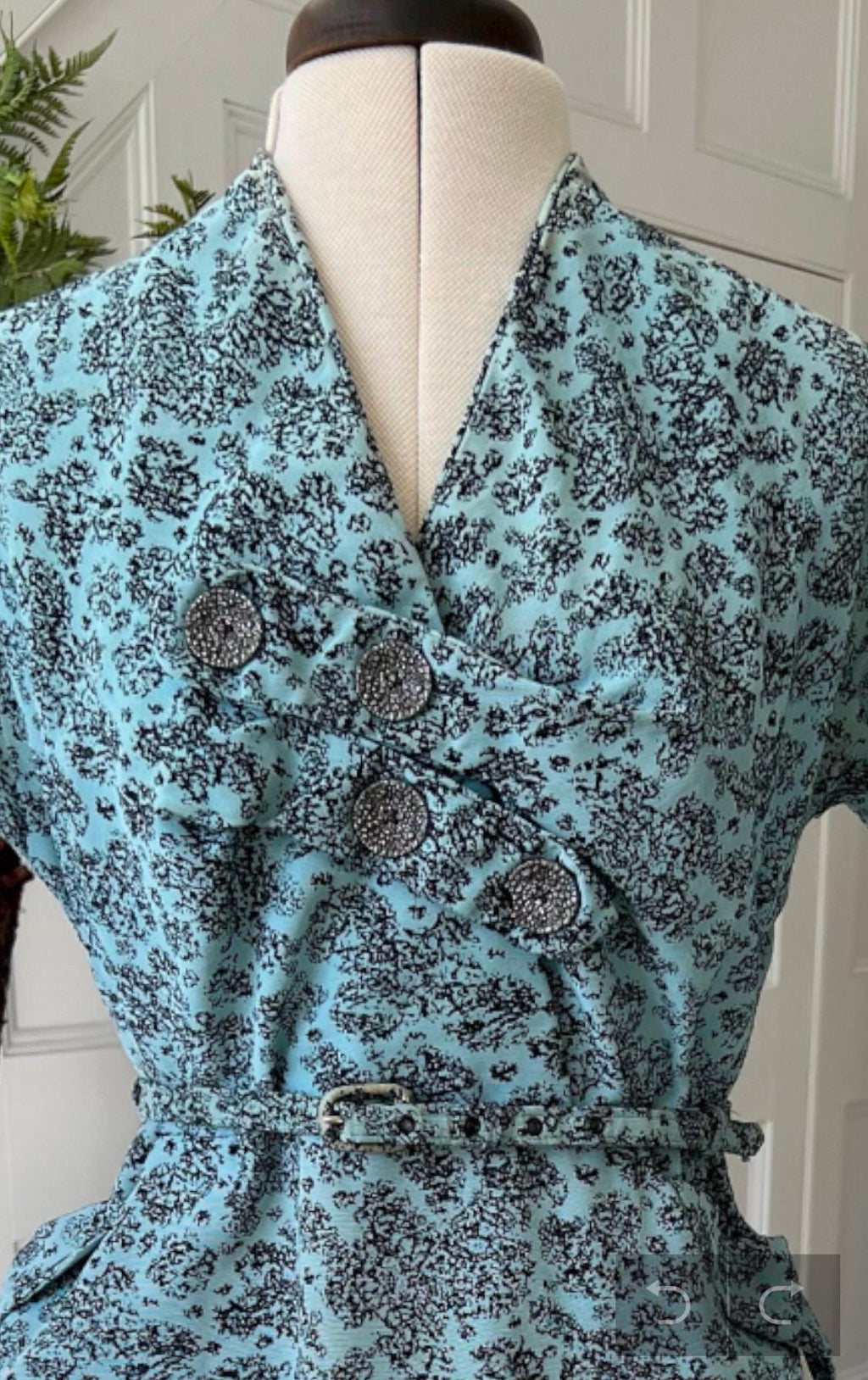 1950s Mad men wiggle dress and jacket