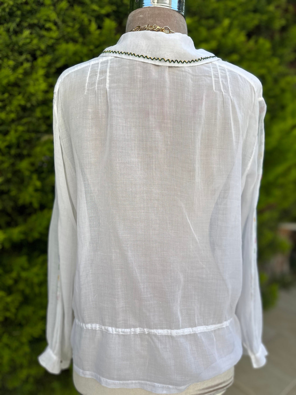 1930s fine white muslin hand embroidered long sleeve blouse