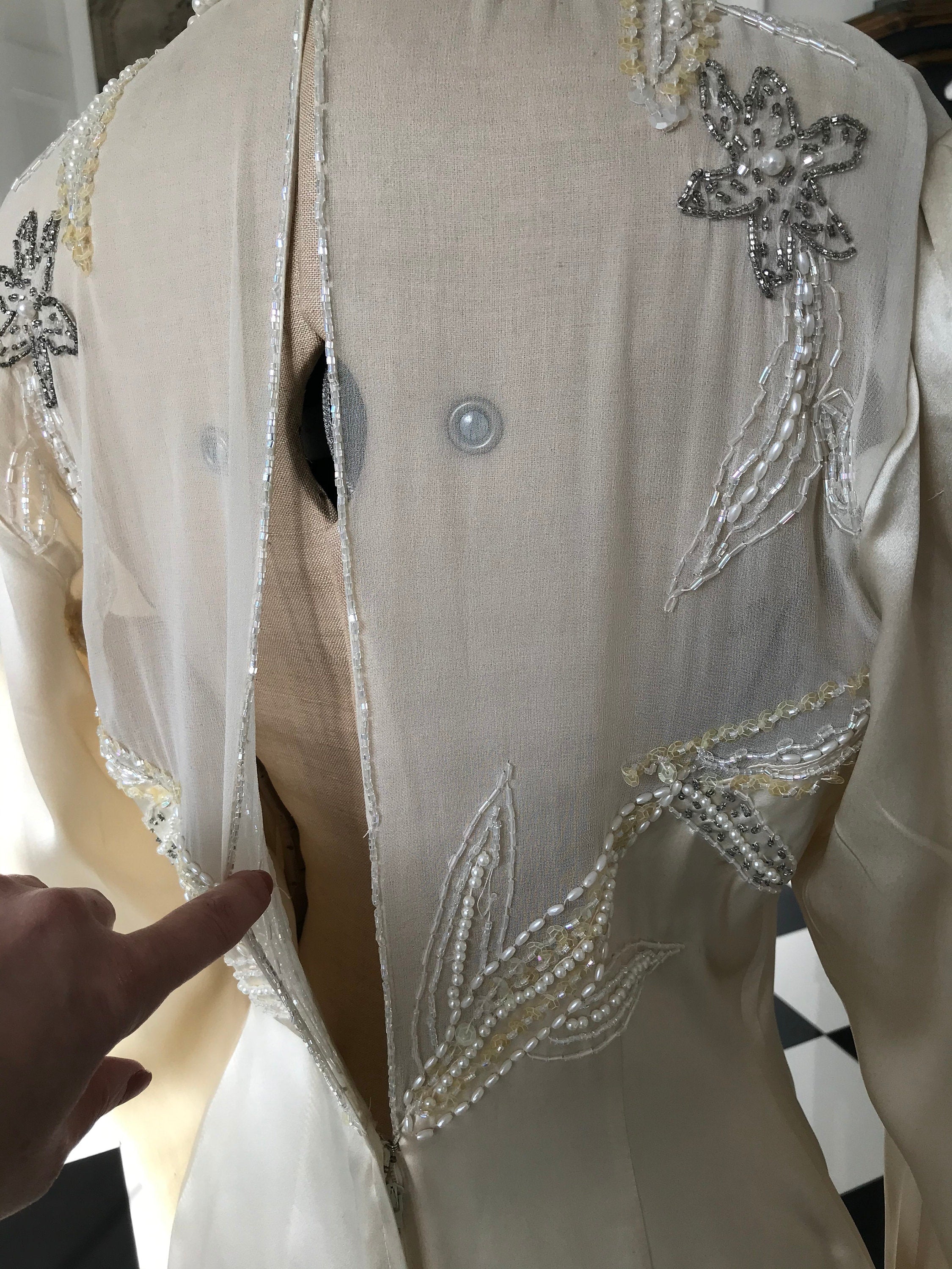 1980s sexy stylish wedding dress silk and pearl embellishment label Vermeuil cache