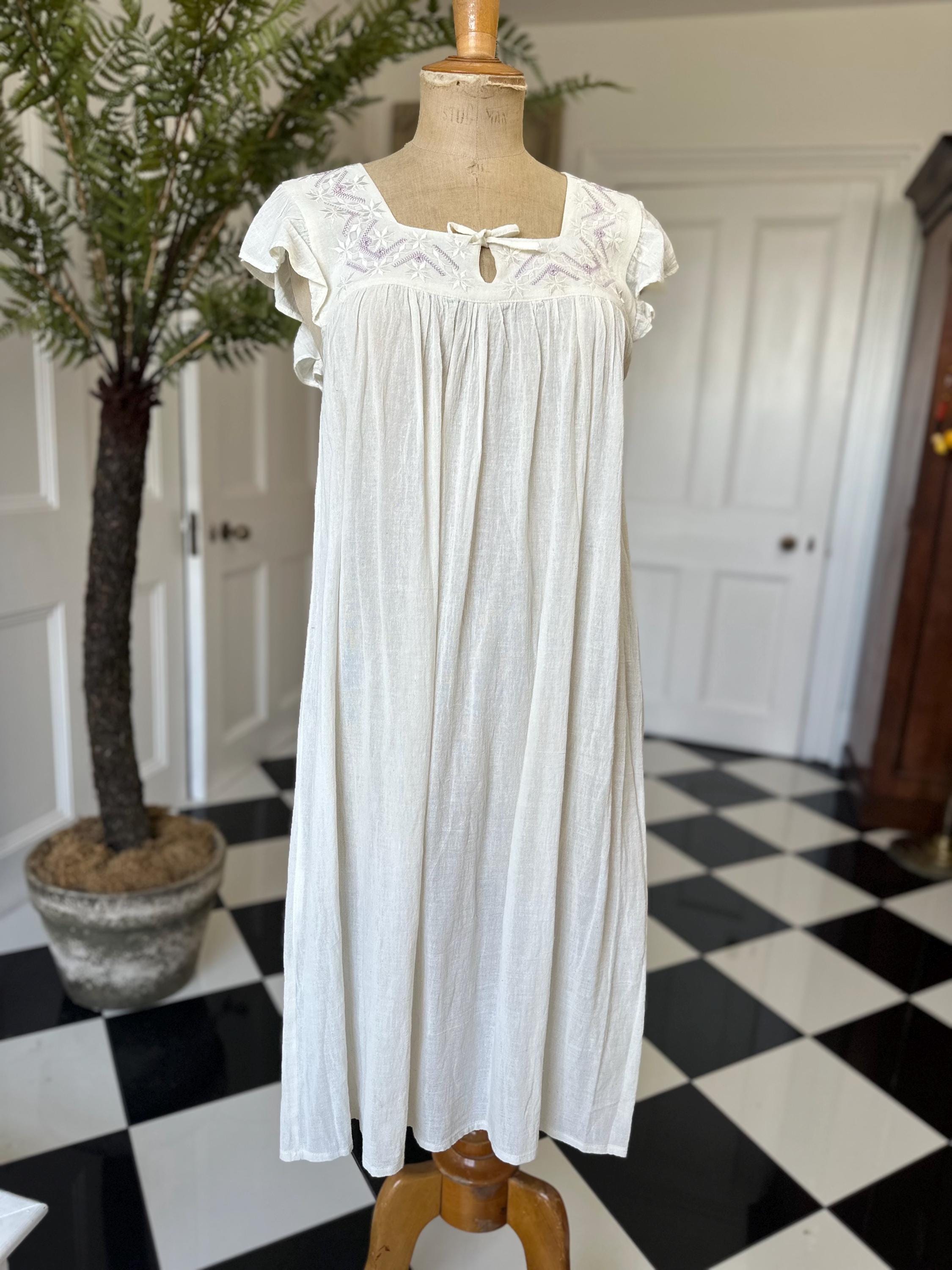 Vintage 1970s muslin long dress with hand embroidery in mauve and cream