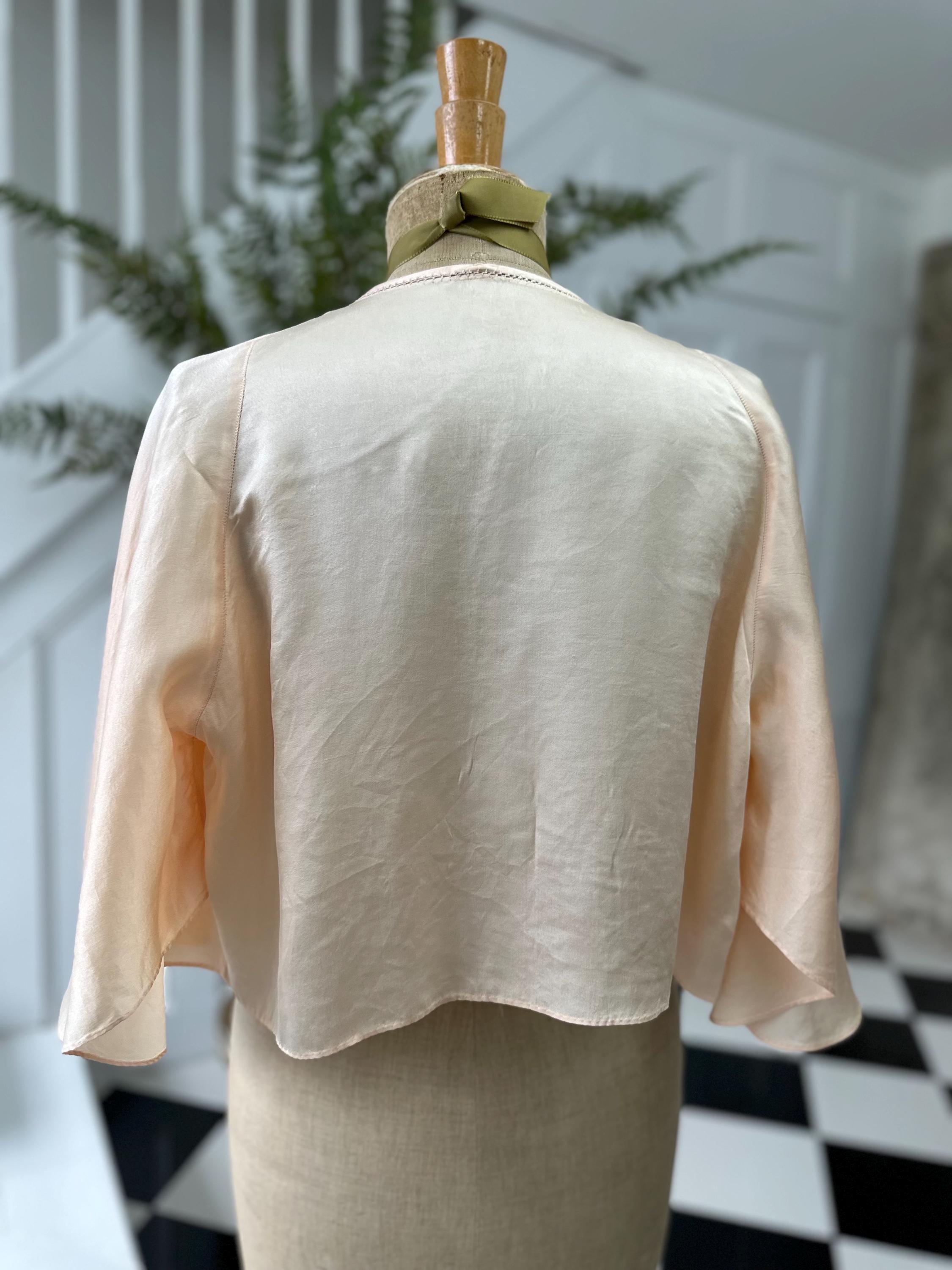 1930s Peach Silk Bed Jacket with Tiny Pocket