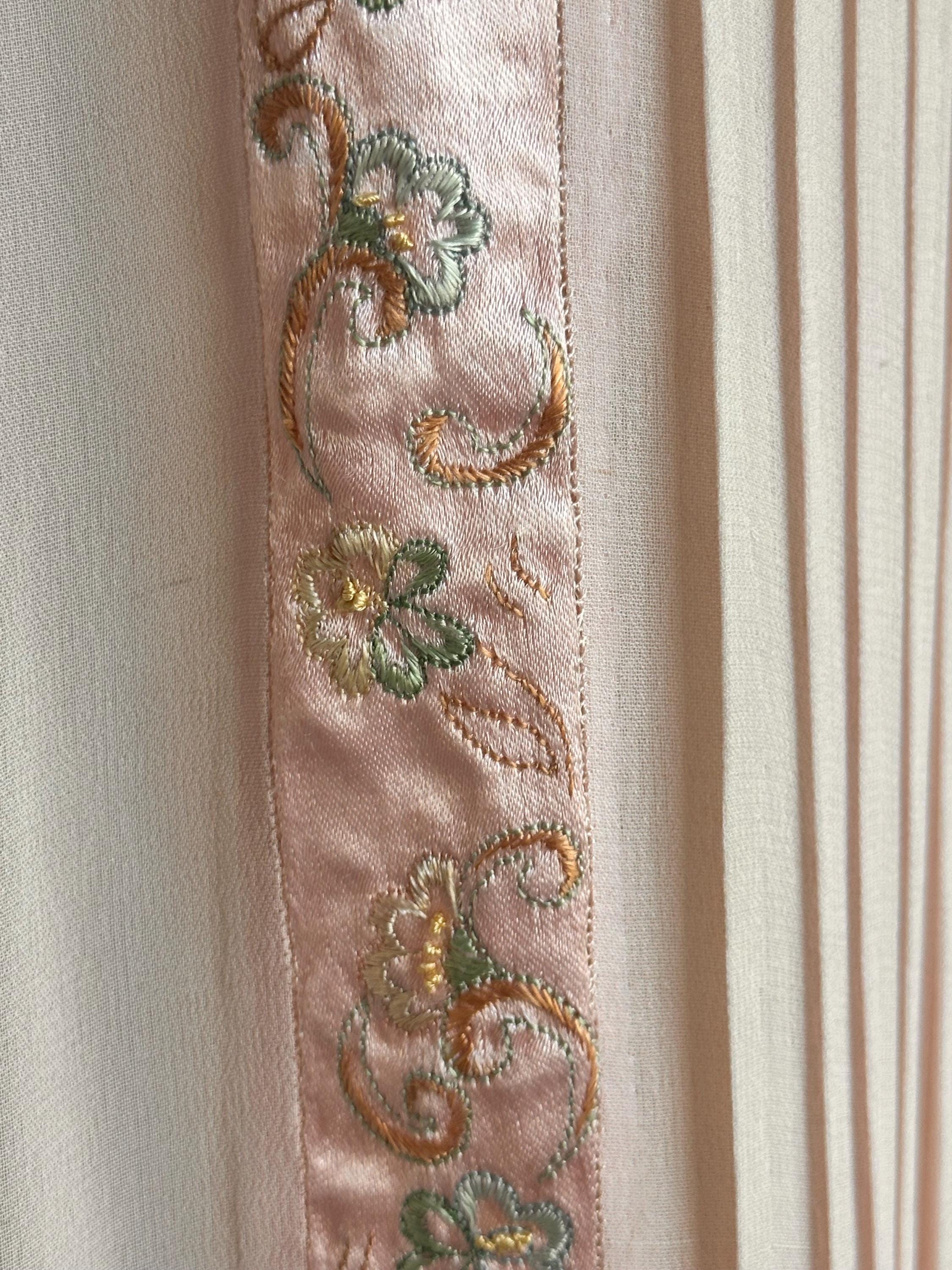 Antique 1920s-1930s Pink Silk Pleated crepe sheer Gown – Authentic Art Deco Floral Trim Maxi