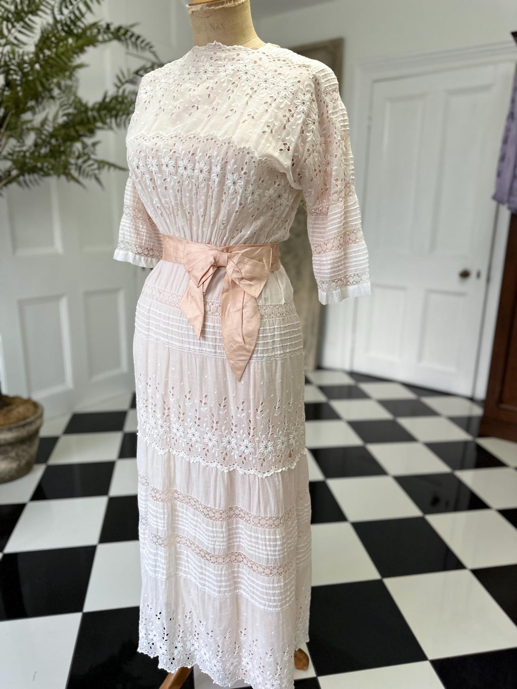 Antique 1900s white lace cotton tea dress