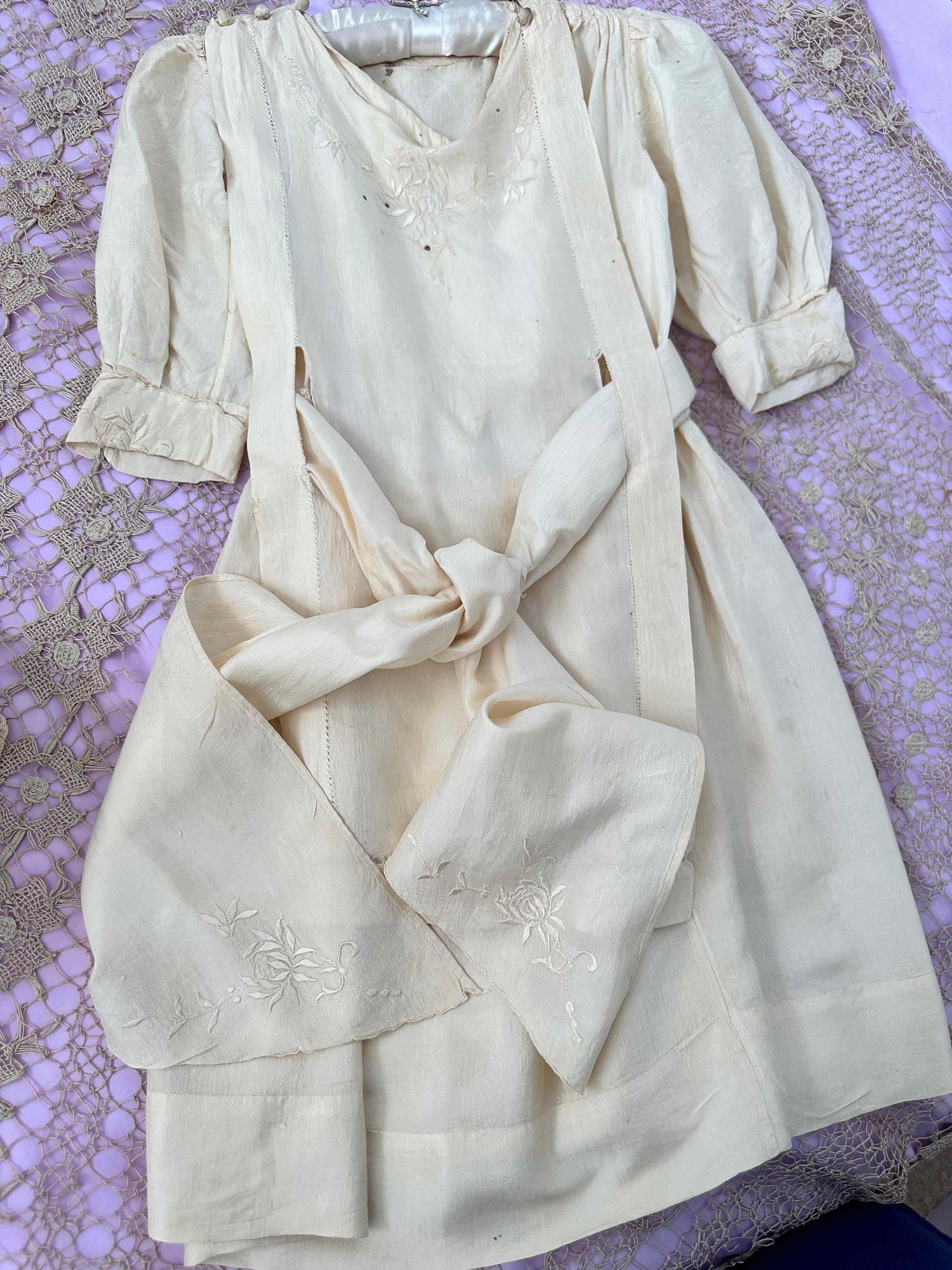 Edwardian 1910s silk little girls dress and bonnet