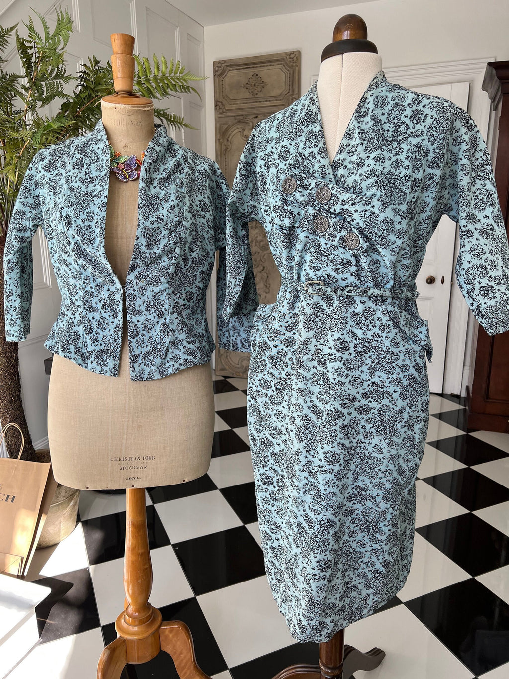1950s Mad men wiggle dress and jacket