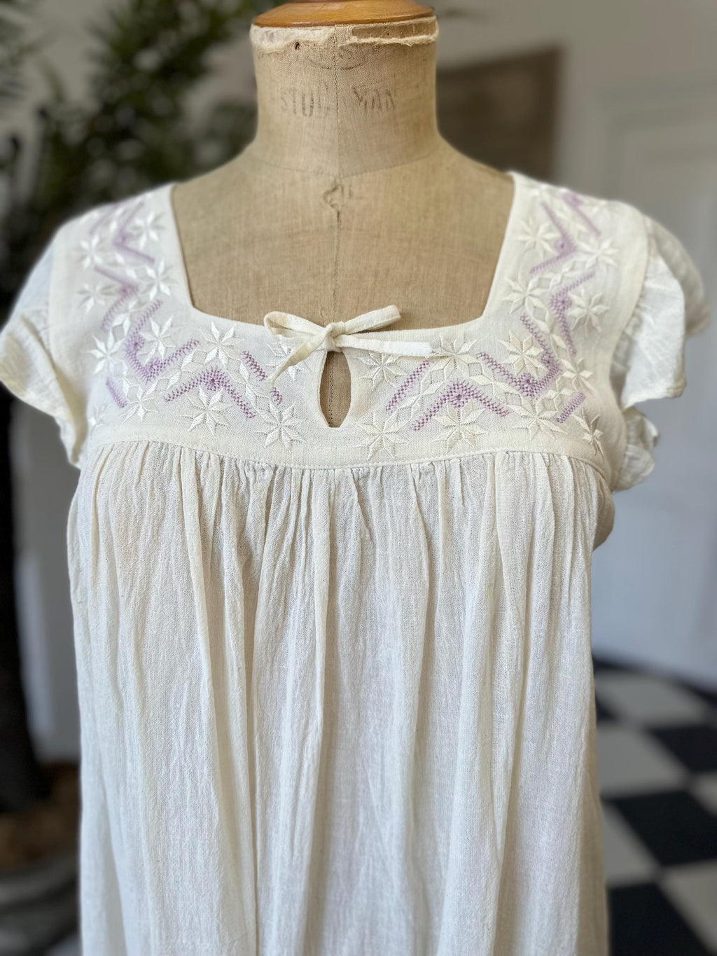 Vintage 1970s muslin long dress with hand embroidery in mauve and cream
