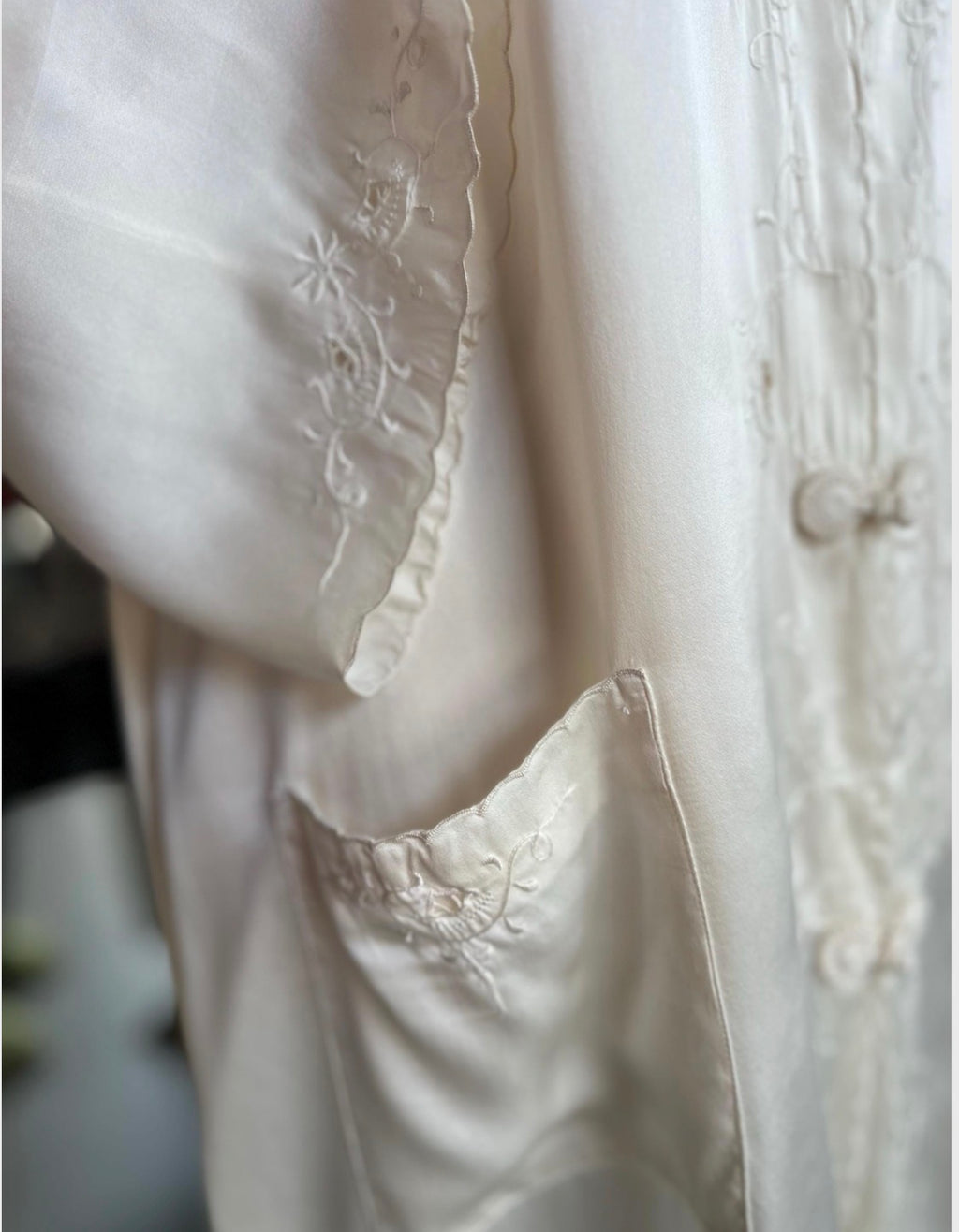 Antique 1940s 50s Silk Gown  peignoir