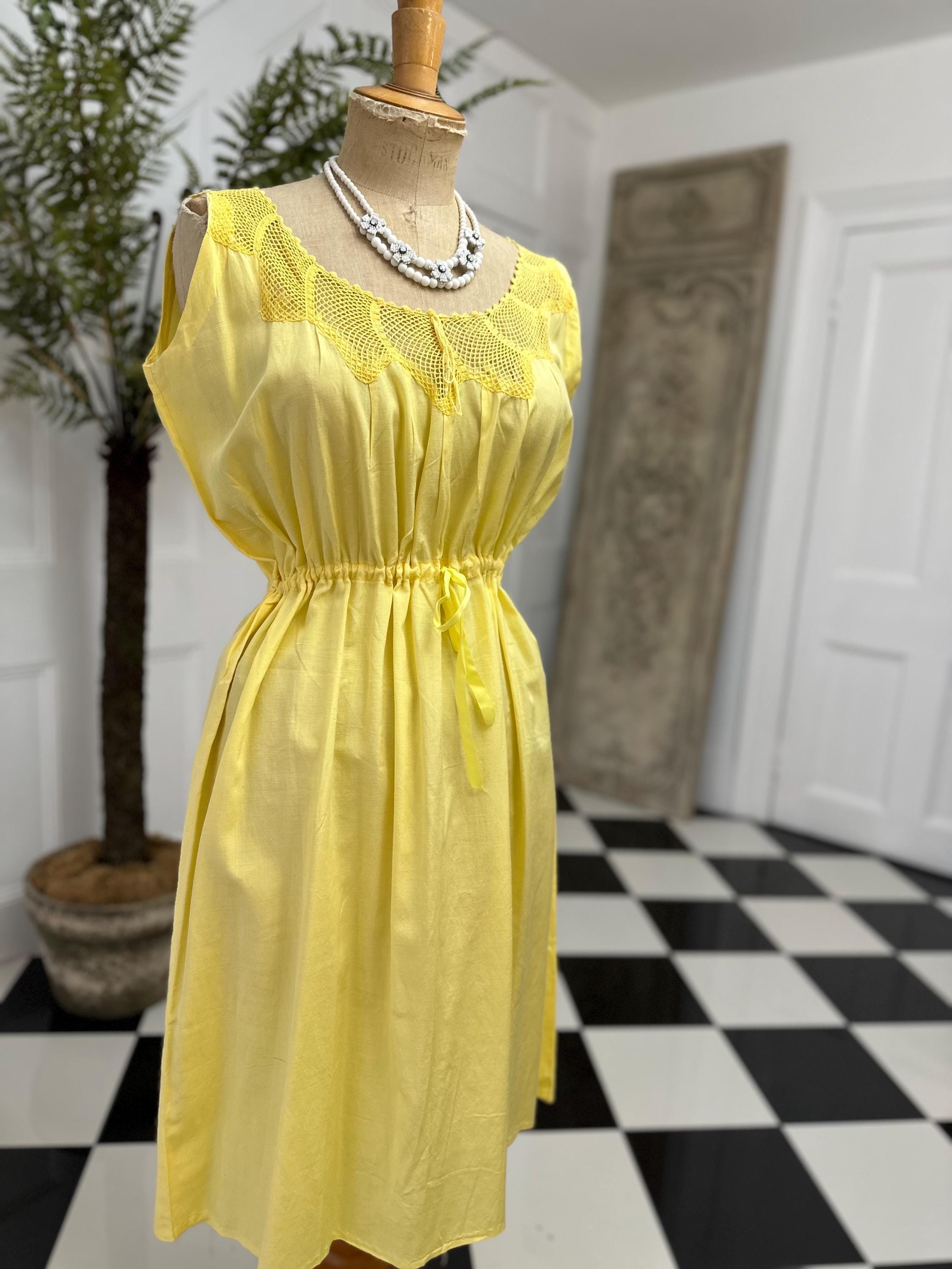 Vintage 1950s yellow silk and cotton mix with crochet lace dress