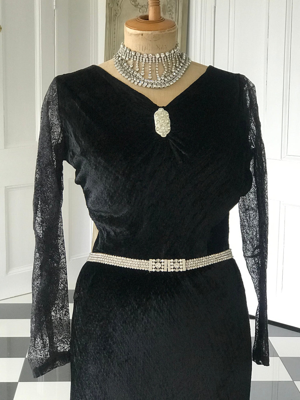 1940s dress in silk velvet and organdie velvet sleeves