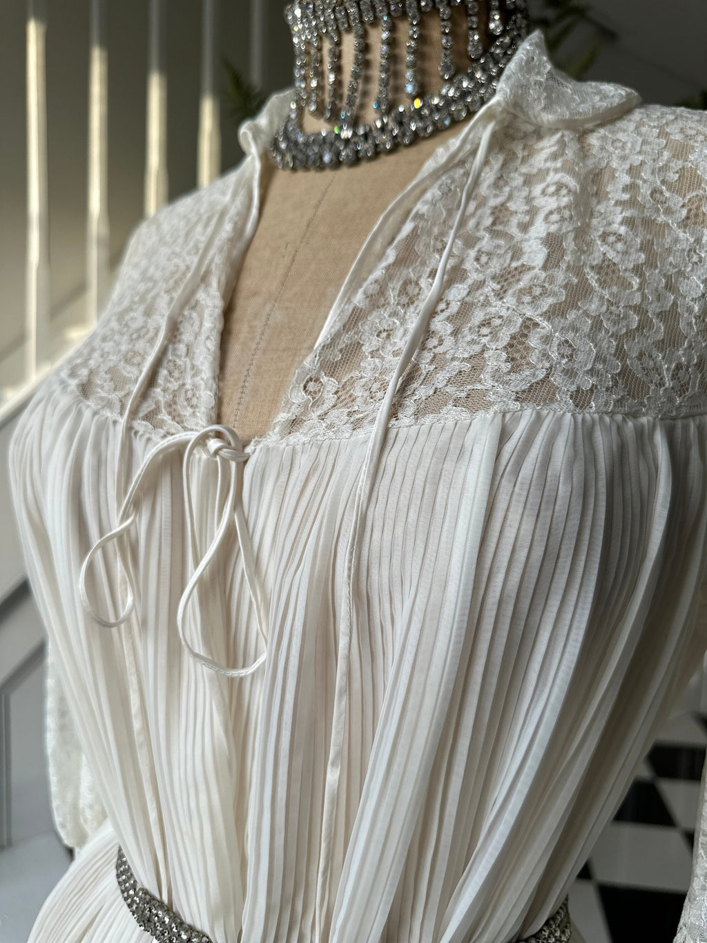 1970 Sheer pleated with lace robe peignoir