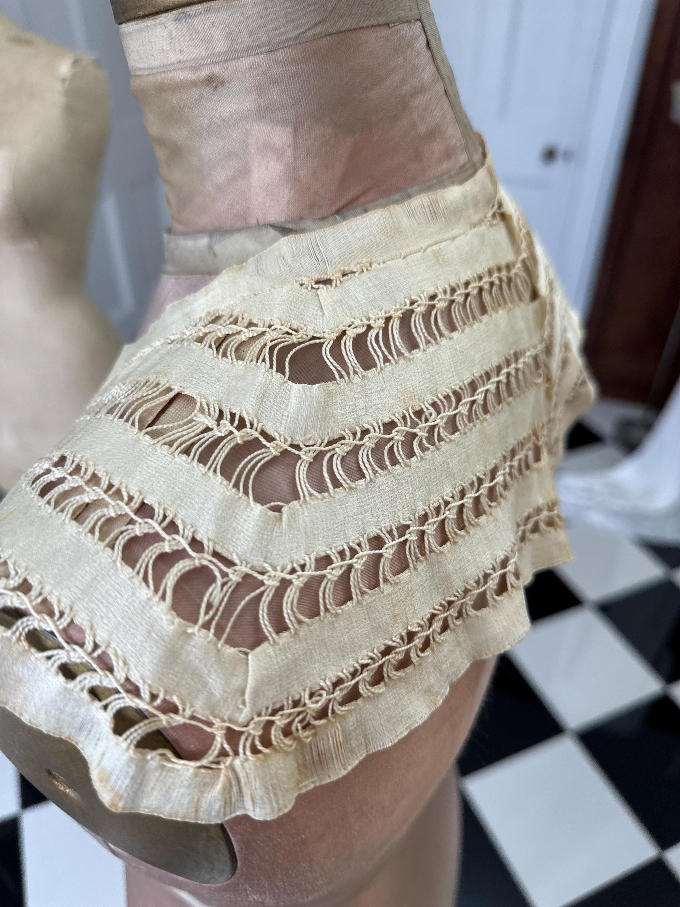 1910s Antique cream silk large collar hand made
