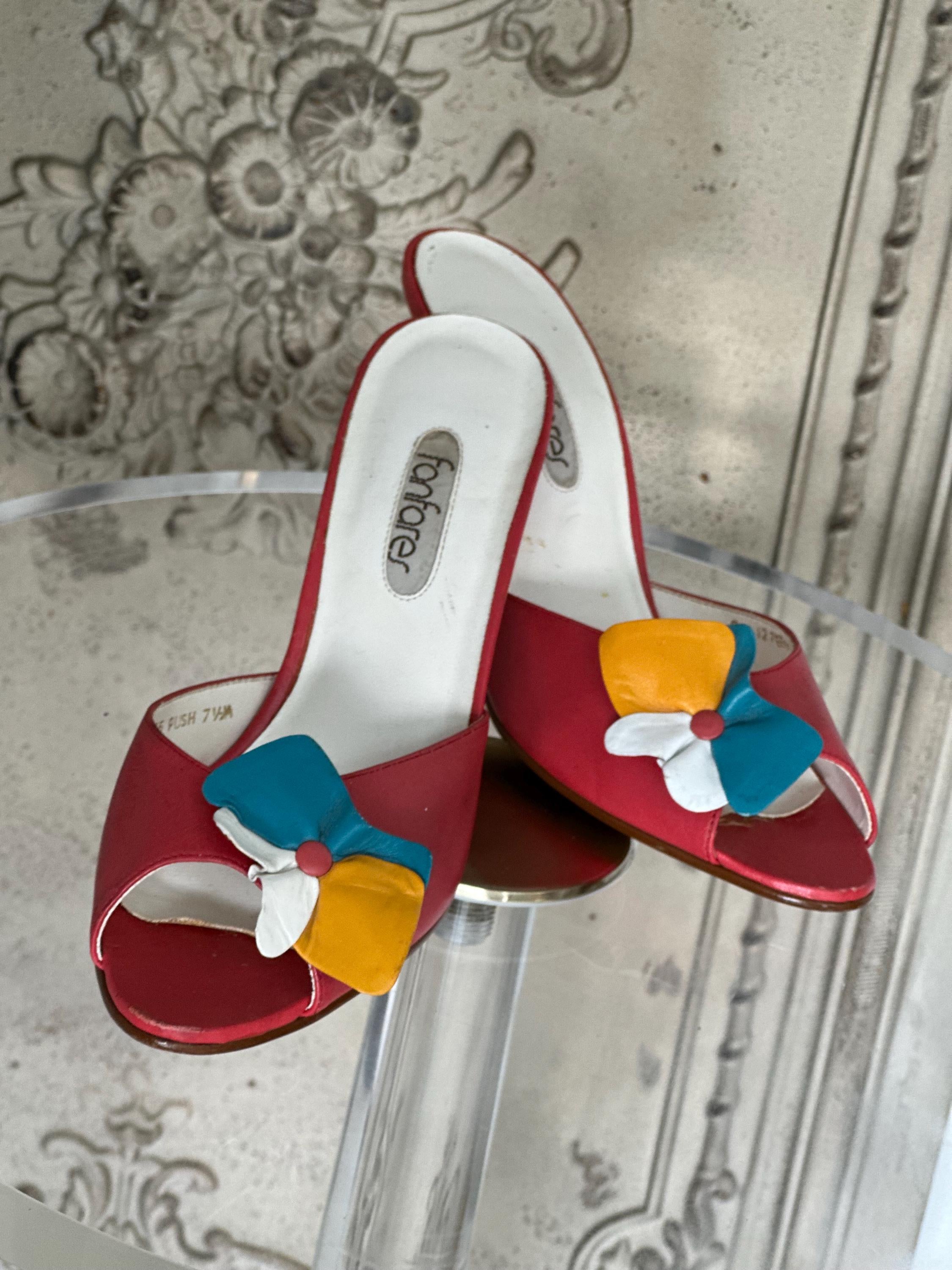 Vintage 70s Red Leather Heeled Slippers with 3D Flower - UK 4 (37)