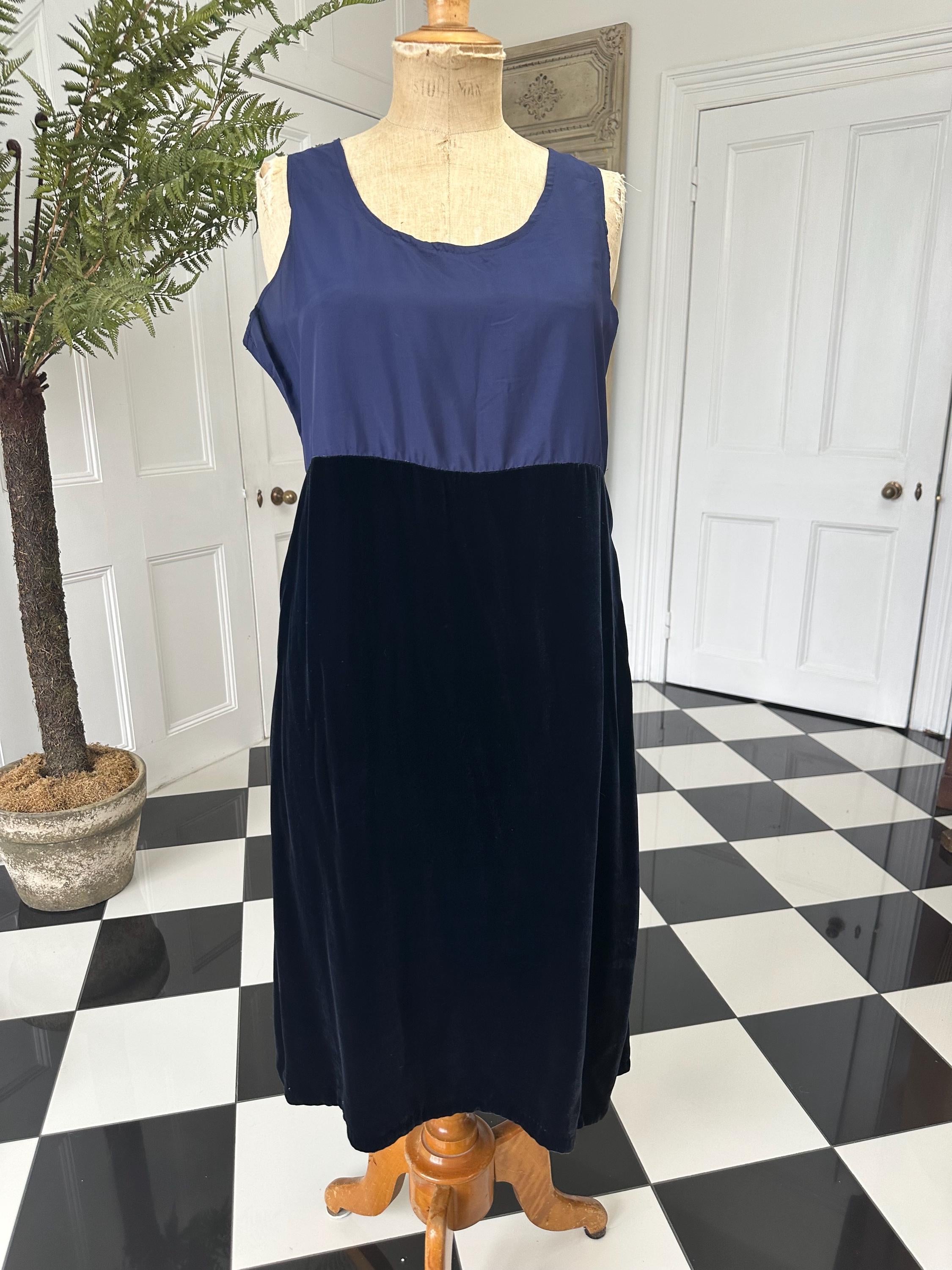 1940s Navy Silk Velvet Dress & Jacket Set – Peplum Waist, Lace Collar, Cocktail Outfit