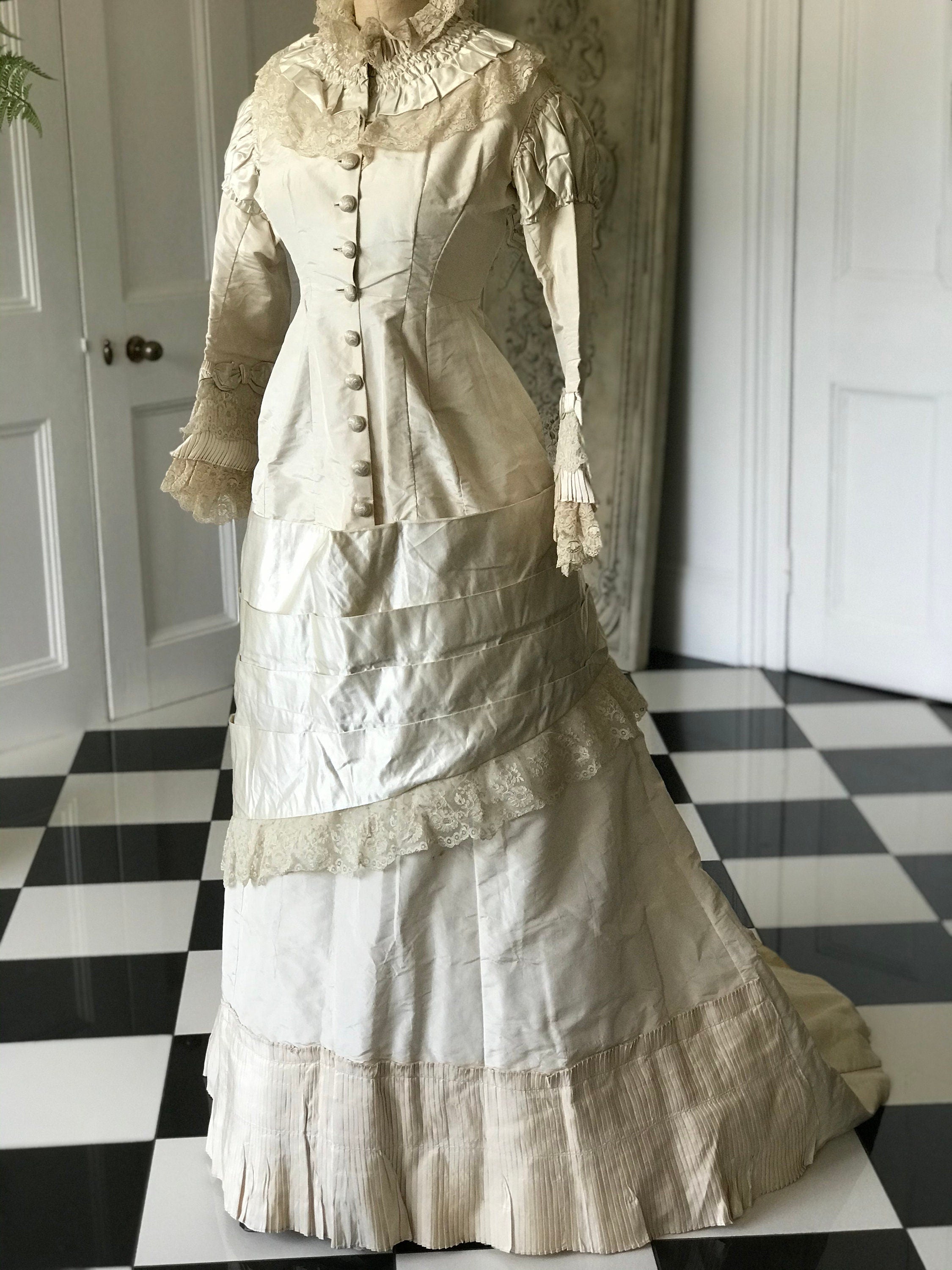 Museum worthy Antique 1880s silk wedding dress  in excellent condition historical costume