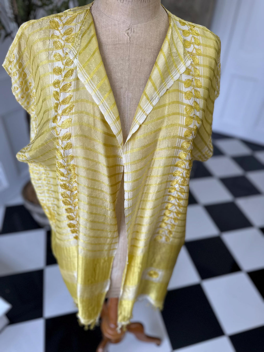 1970s Silk Suzani embroidery kimono open front waistcoat