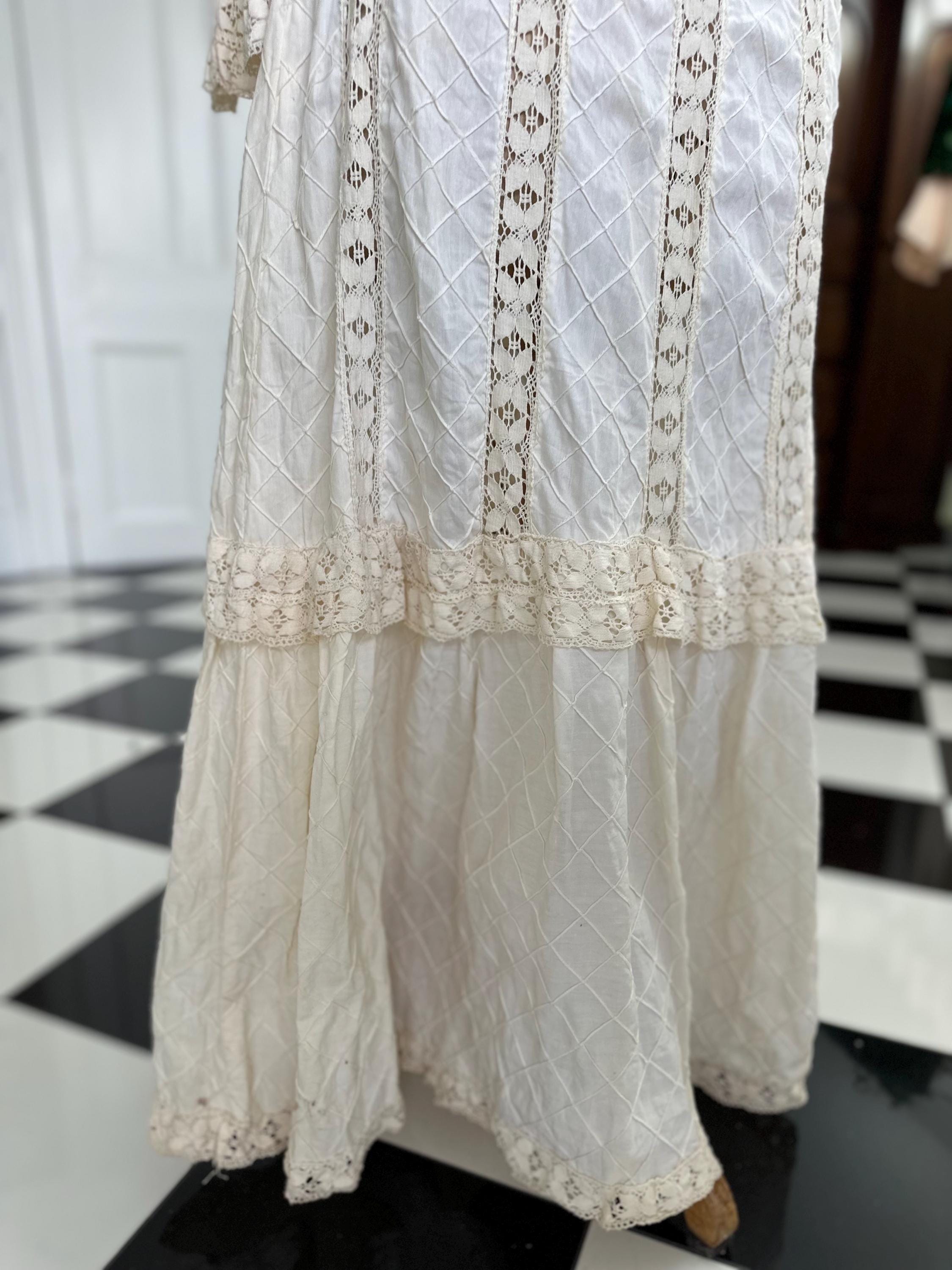 1970 cotton and lace maxi dress with long sleeves