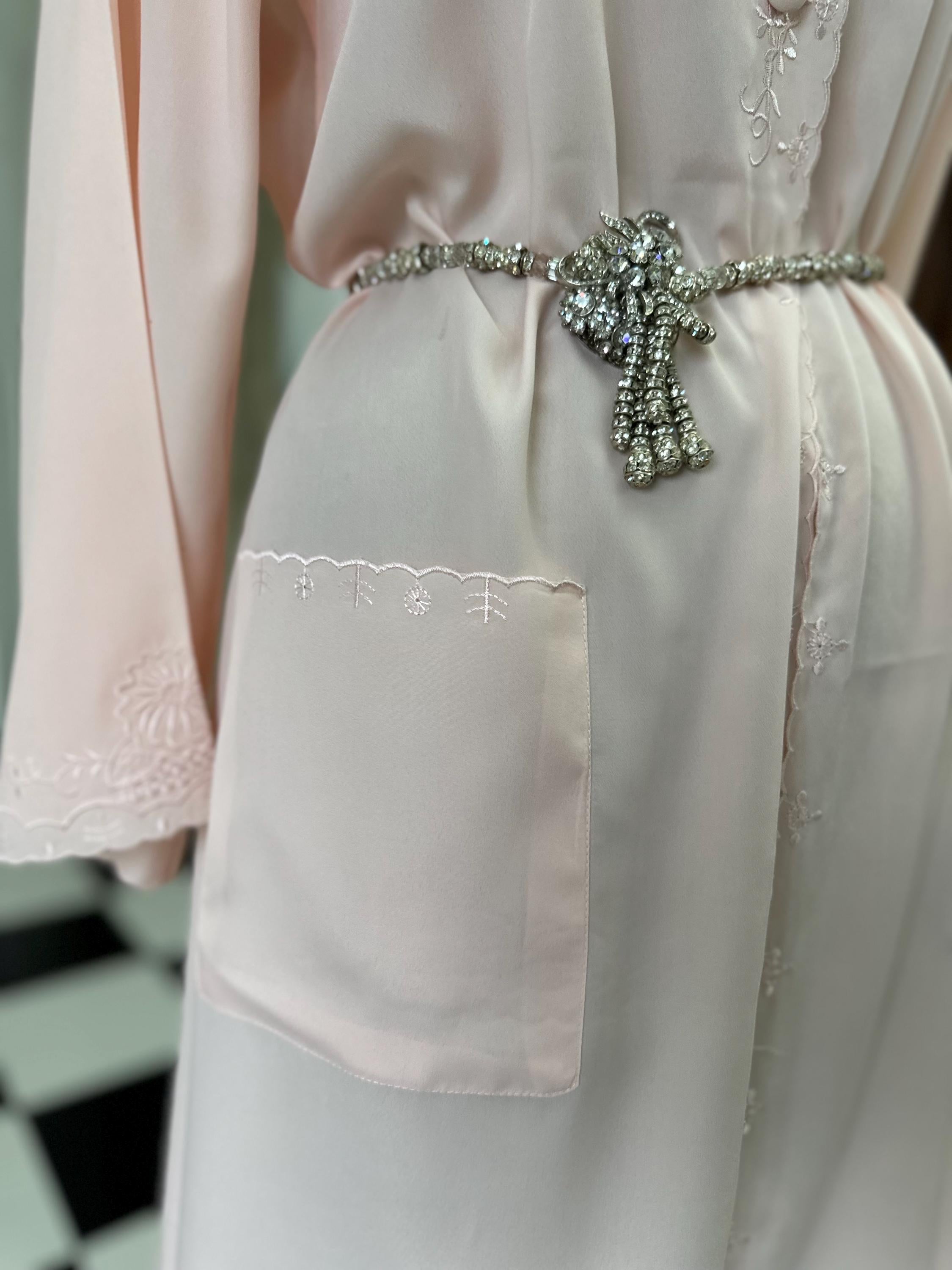 Vintage 1970s Light Peach Dressing Gown Embroidered Elegance