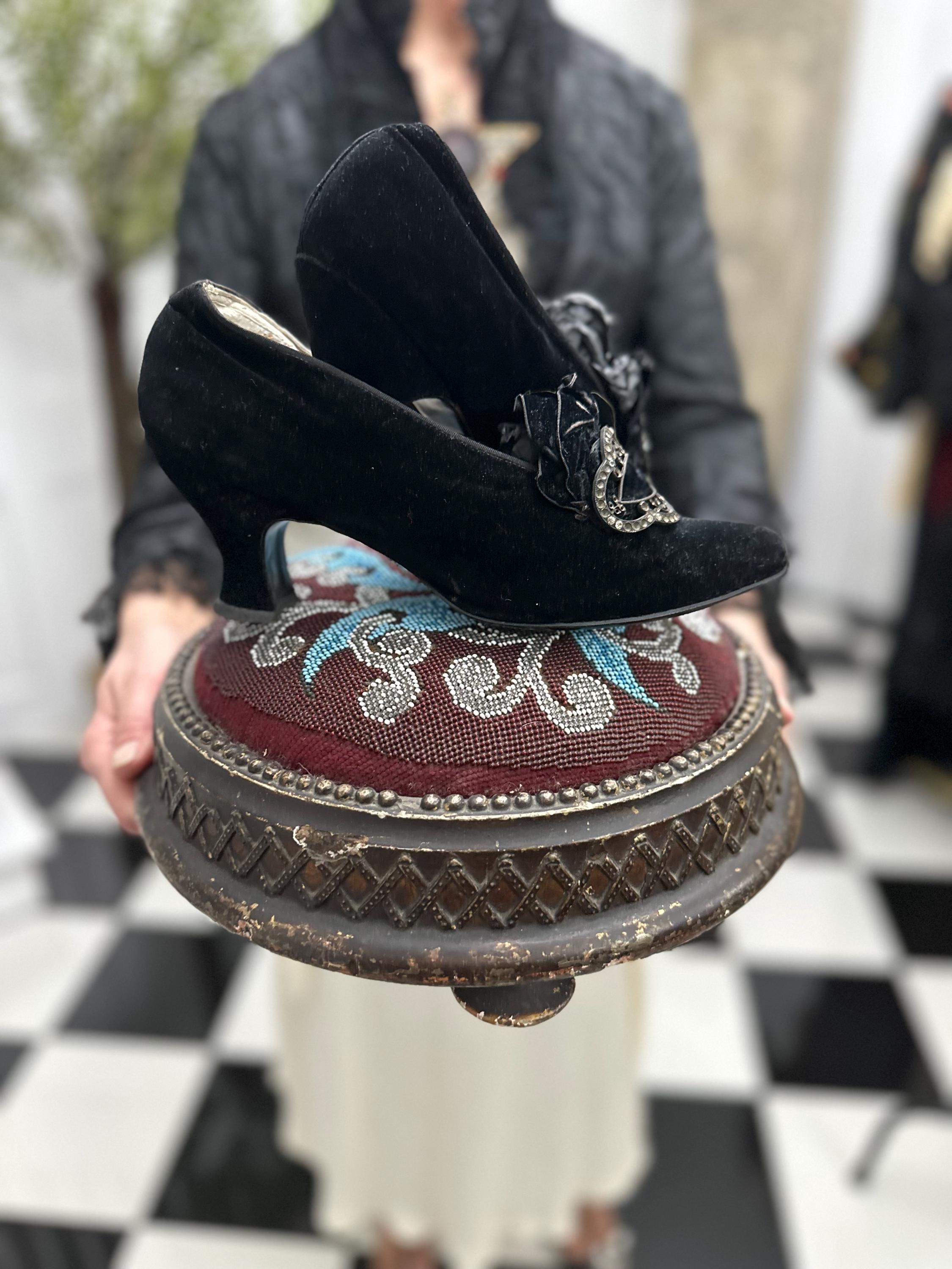 Beautiful Edwardian Velvet Small Heeled Shoes with Buckle