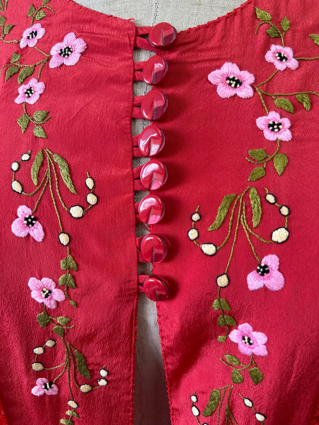 1940s Silk red house coat dressing gown with silk embroidery to the front
