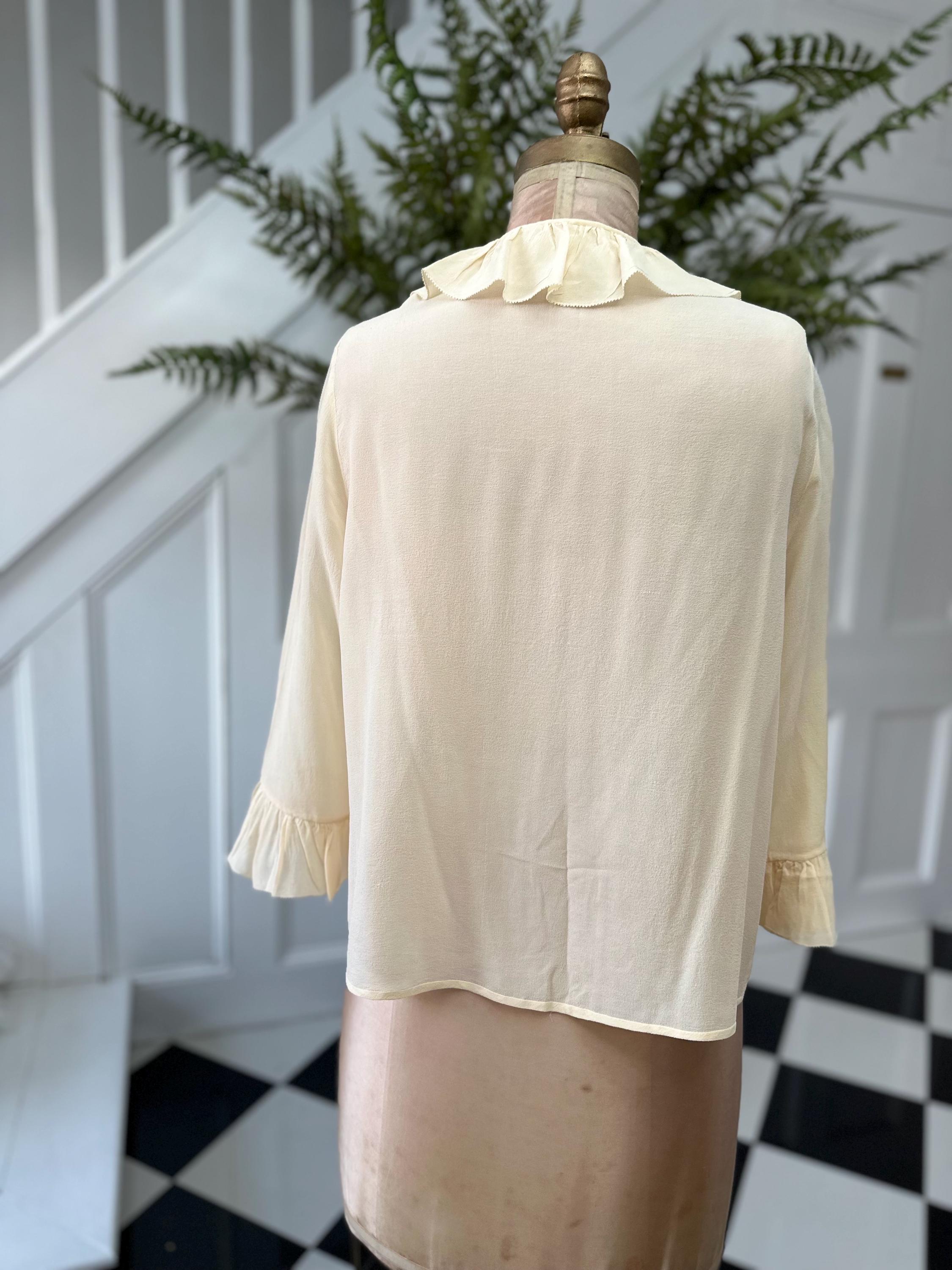 1930s Cream Silk crepe long sleeve bed jacket