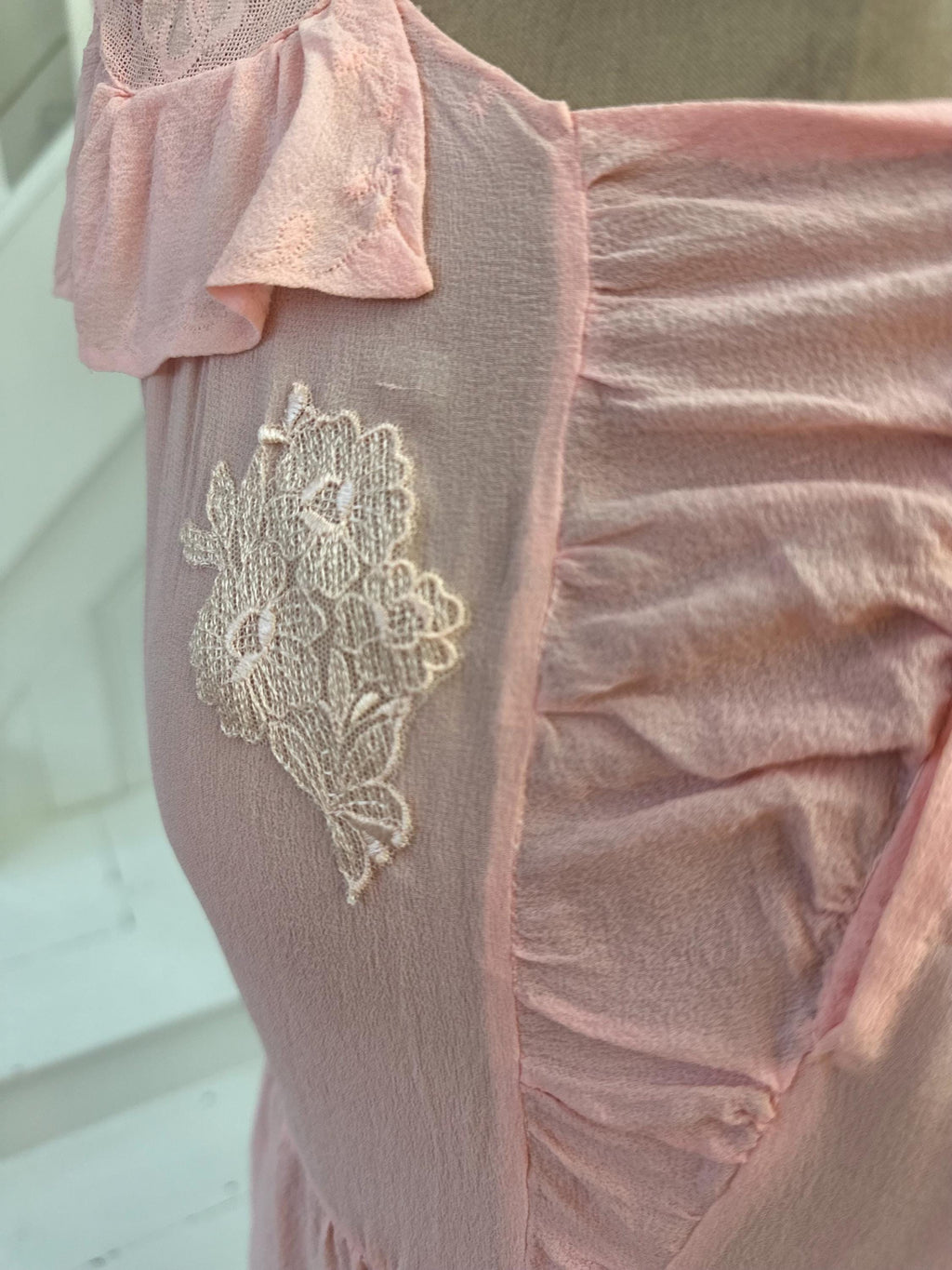 1940s Pink silk crepe dress with hand embroidery details on the shoulder added lace appliqués
