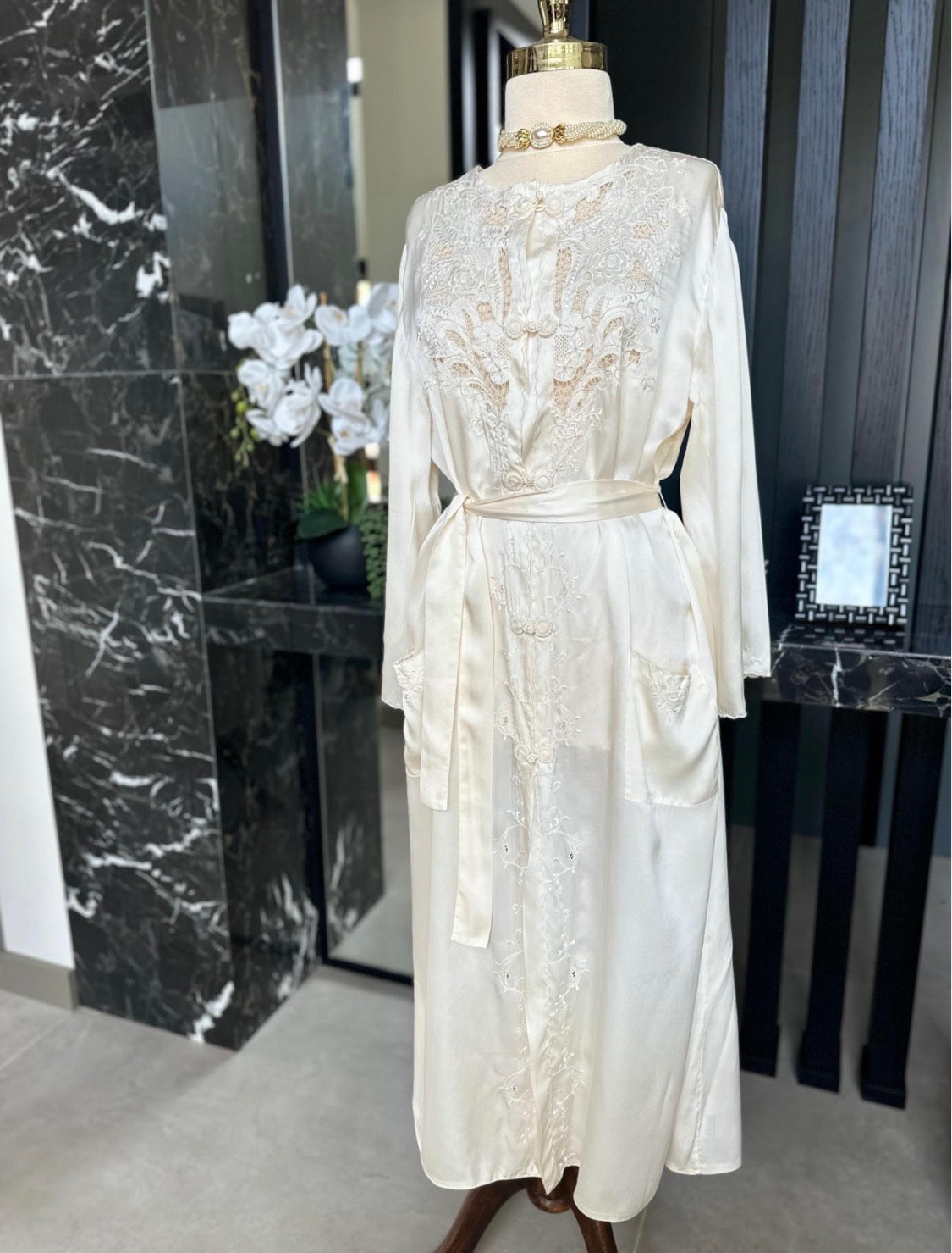 Antique 1940s 50s Silk Gown  peignoir