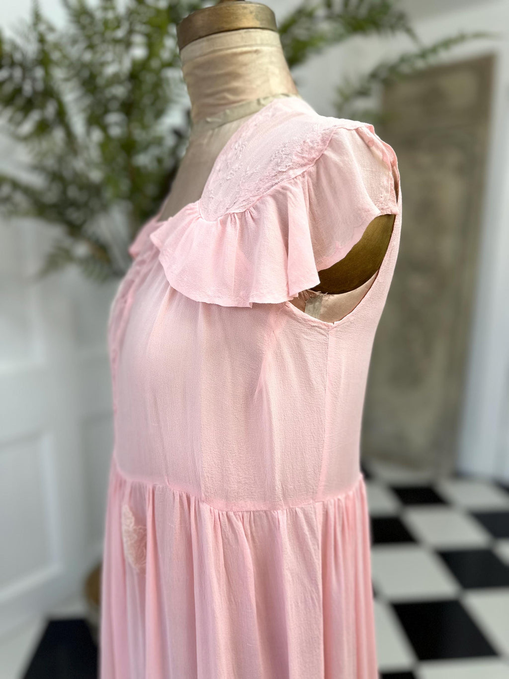 1940s Pink silk crepe dress with hand embroidery details on the shoulder added lace appliqués