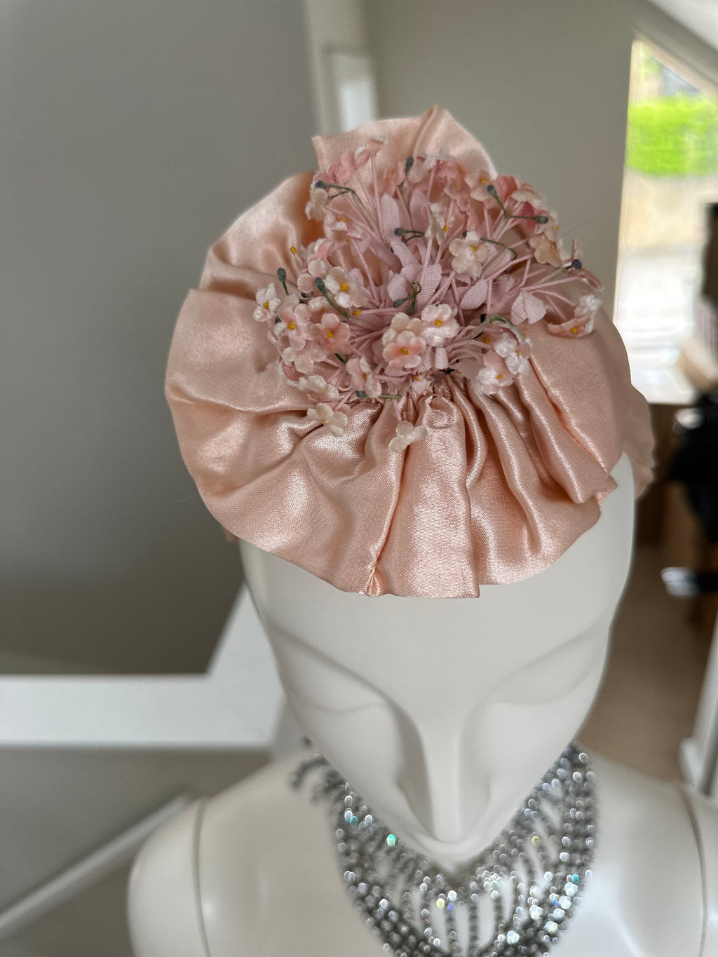 Vintage 1930s pink satin head band fasinator with tiny velvet flowers